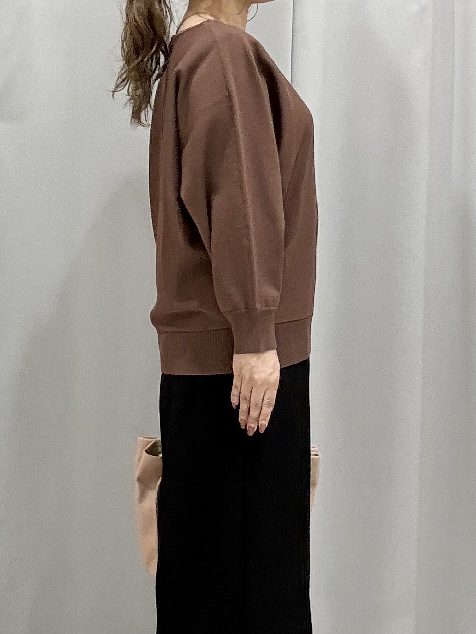 shioさんの「SHOO･LA･RUE｜【洗濯機可】軽やかさらタッチ インせず着られる すっきり見えドルマンニット」を使ったコーディネート