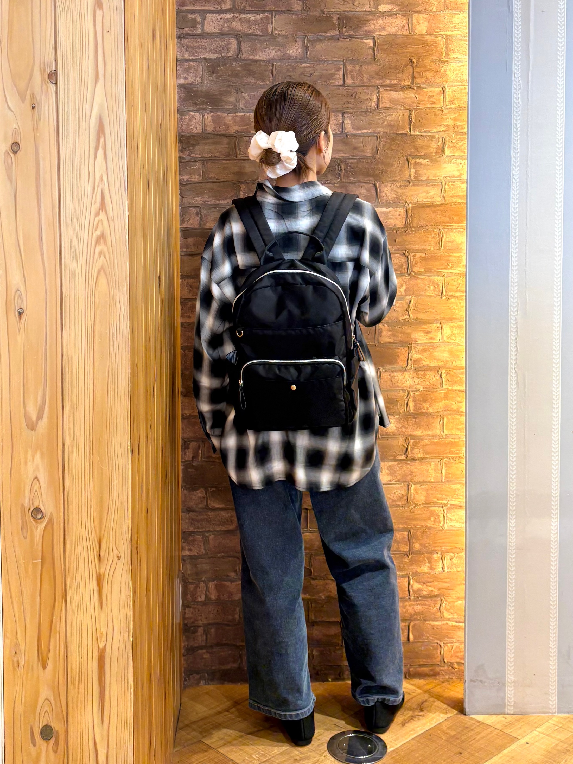 mieさんの「SHOO･LA･RUE｜【洗濯後しわになりにくい/S-LL】選べる6パターン 羽織としても活躍する ベーシックシャツ」を使ったコーディネート