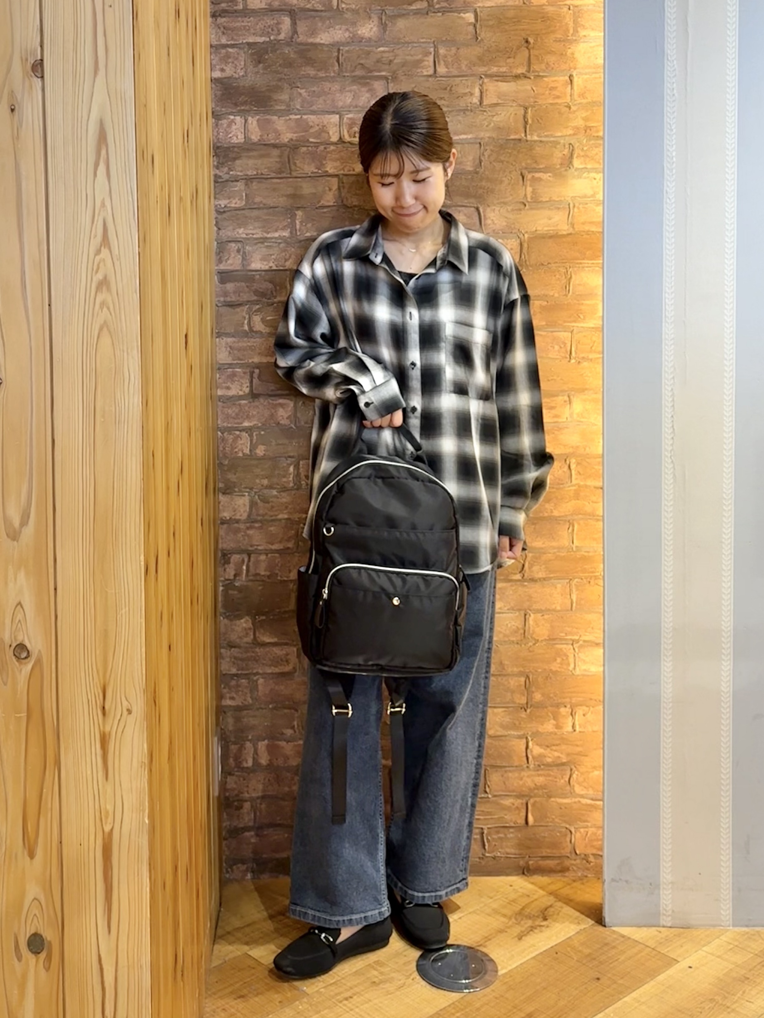 mieさんの「SHOO･LA･RUE｜【洗濯後しわになりにくい/S-LL】選べる6パターン 羽織としても活躍する ベーシックシャツ」を使ったコーディネート