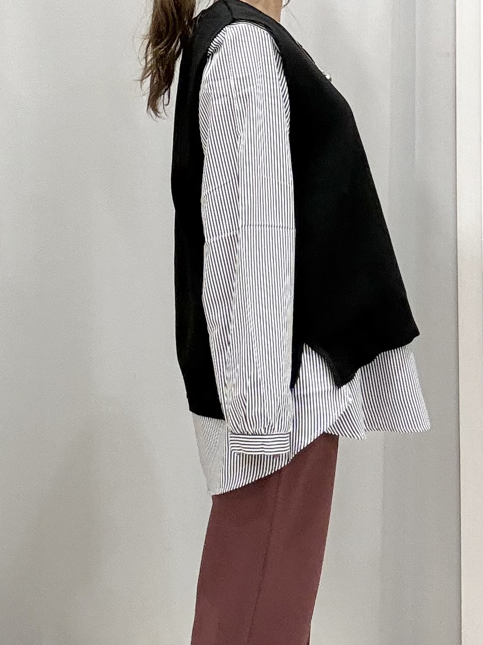 shioさんの「SHOO･LA･RUE｜【2点セット/S-LL】着回し自在 スポンディッシュニットベスト＆フレアシャツ」を使ったコーディネート