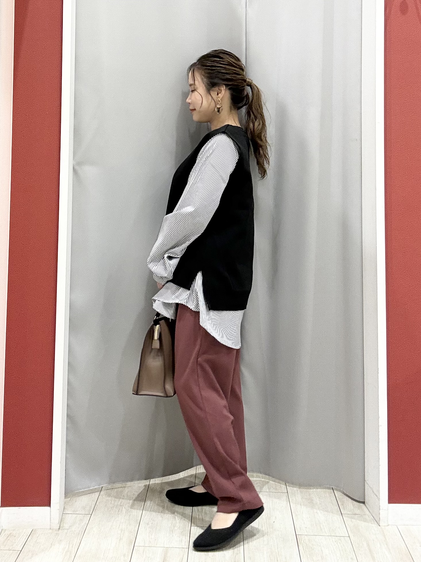 shioさんの「SHOO･LA･RUE｜【2点セット/S-LL】着回し自在 スポンディッシュニットベスト＆フレアシャツ」を使ったコーディネート