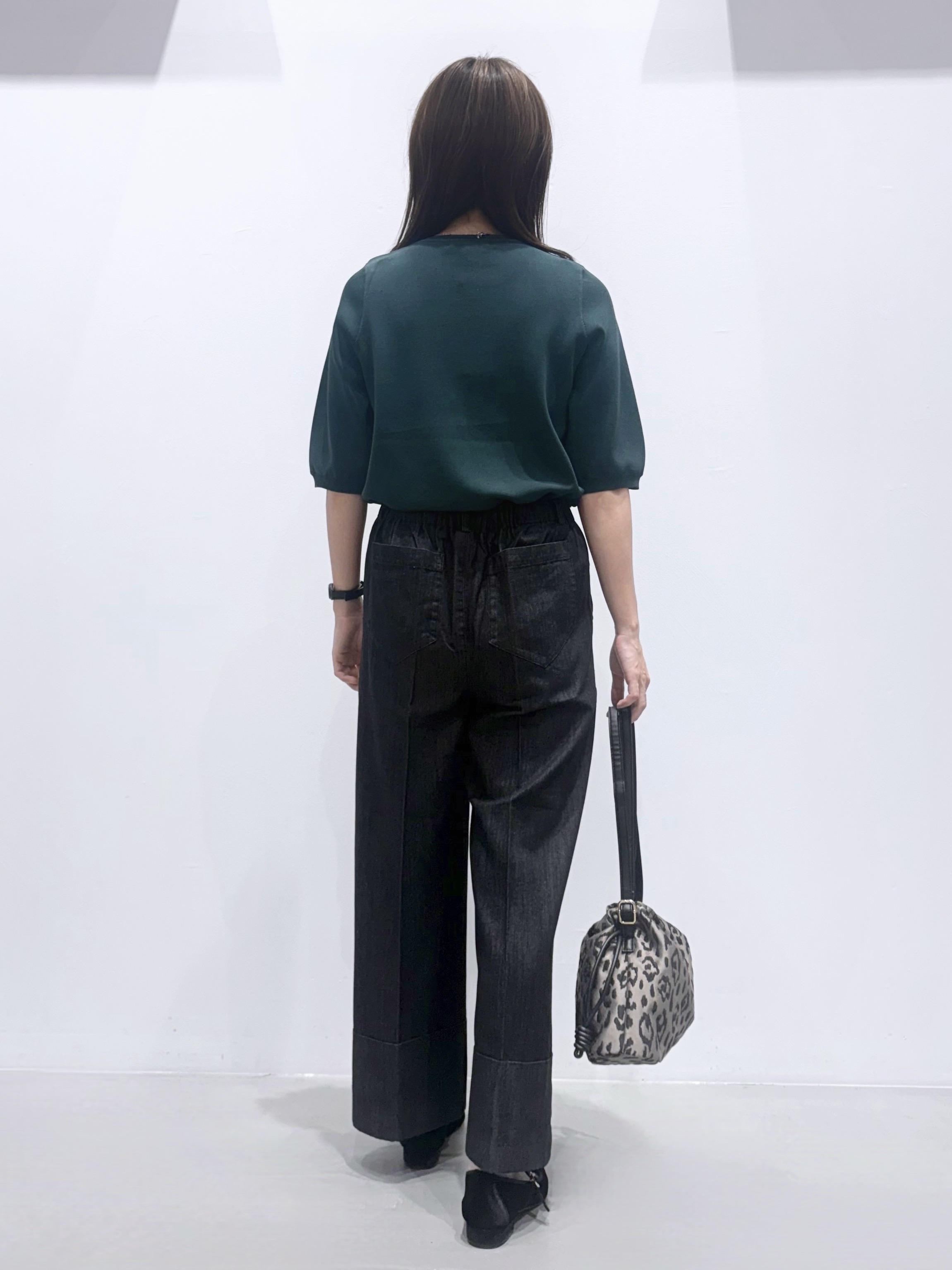 ＷＡさんの「grove｜ダブルヘムワイドデニムパンツ」を使ったコーディネート