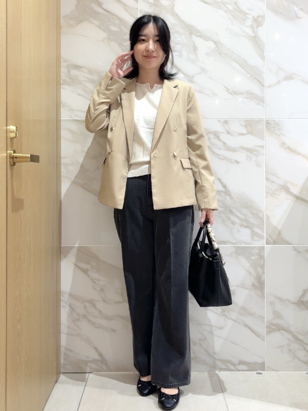 しおりさんの「index｜《再入荷》ダブルブレストテーラードジャケット【接触冷感／吸水速乾／イージーアイロン／防シワ／洗濯機O」を使ったコーディネート