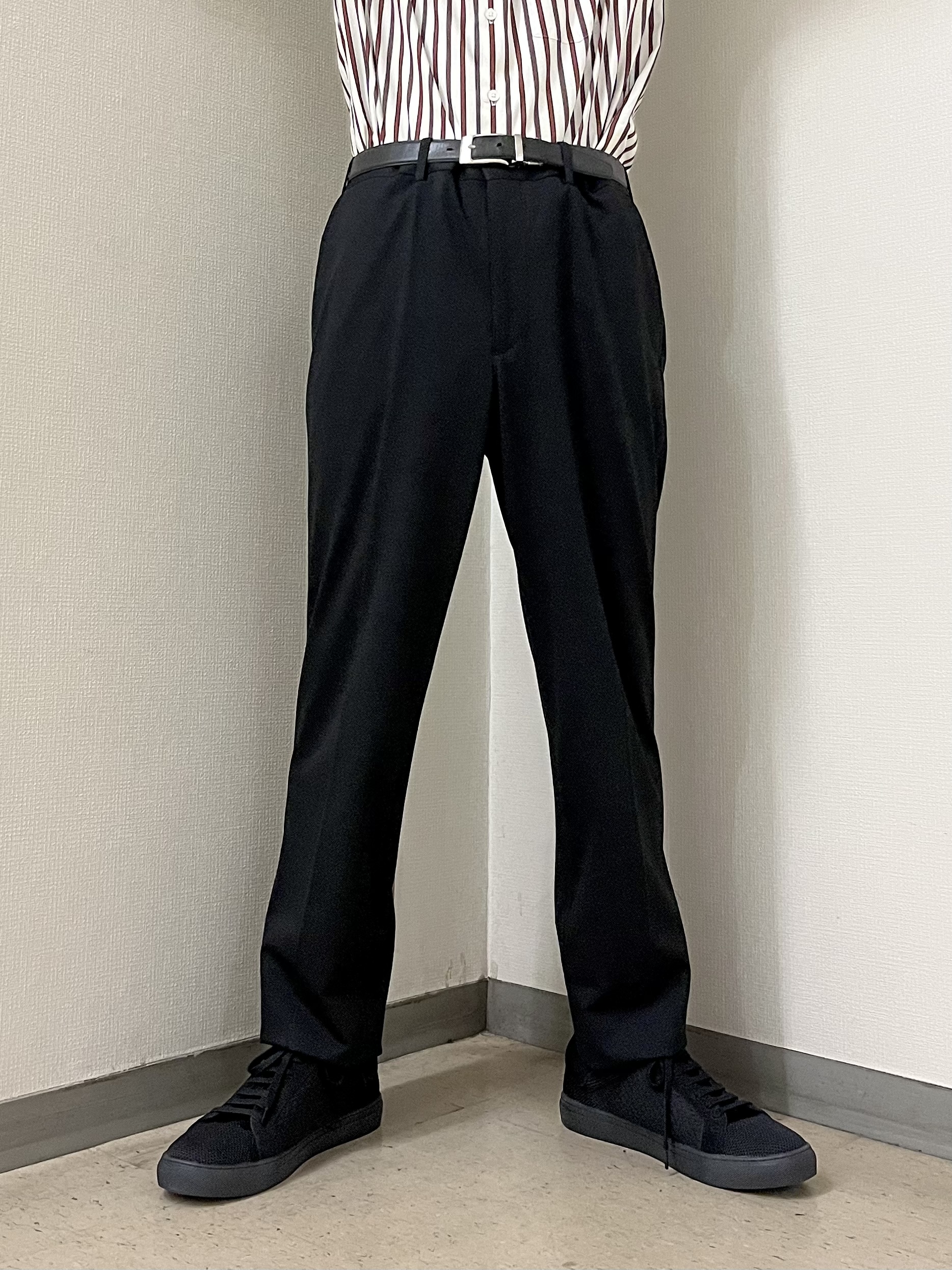 URAさんの「TAKEO KIKUCHI｜【BOWLER HAT LABEL】日本製オルタネートストライプシャツ」を使ったコーディネート
