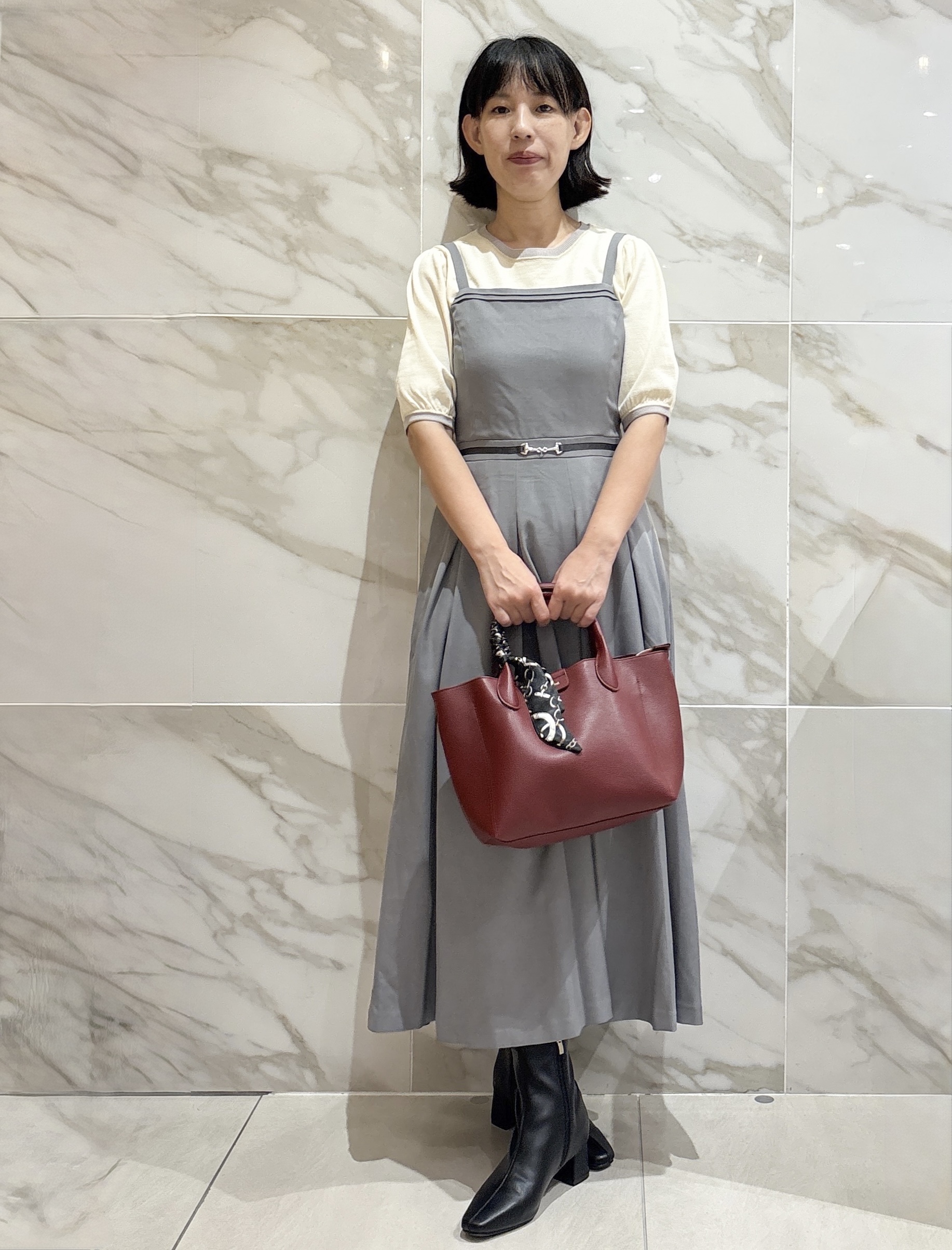 マキさんの「index｜【立体編みが上品・アンサンブル可】ラメ配色 ケーブルカーディガン」を使ったコーディネート