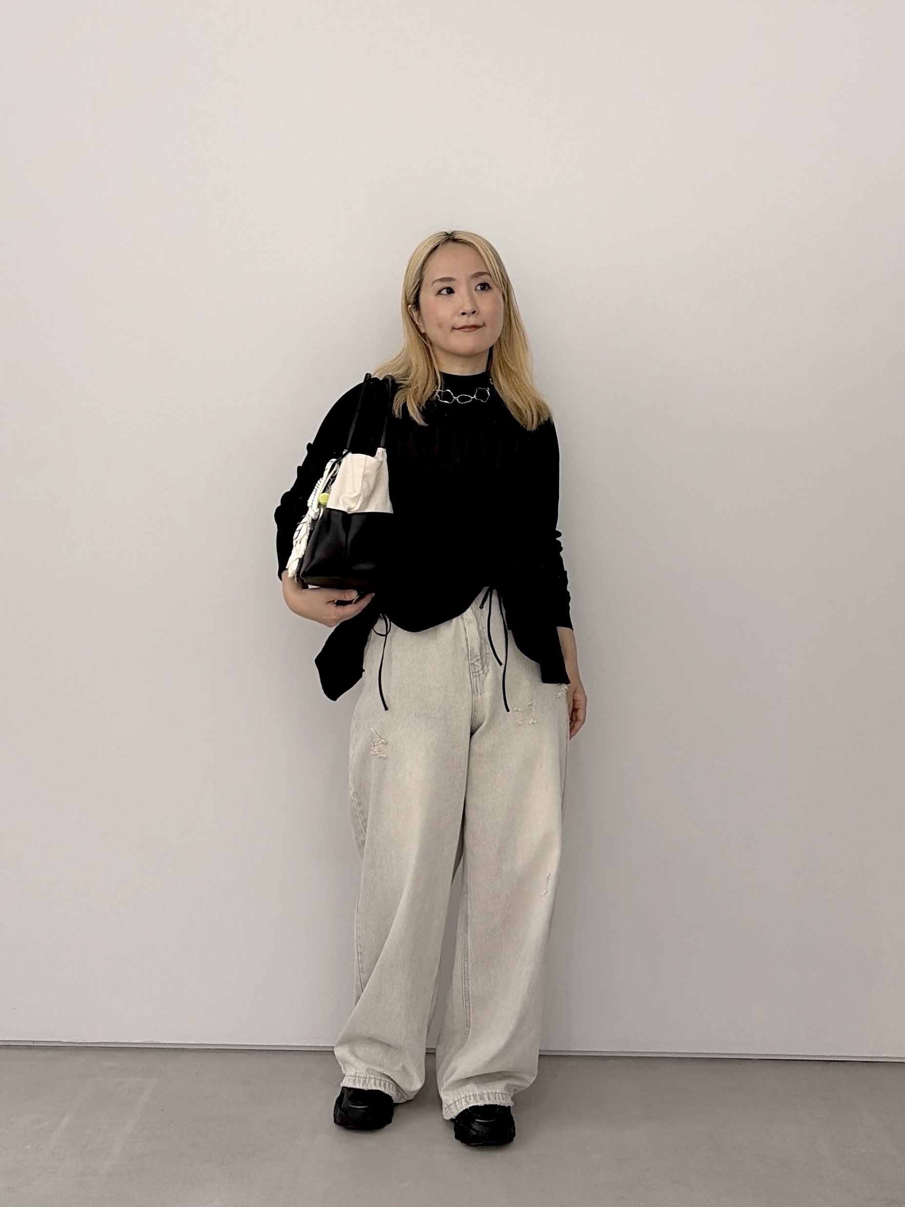 よねさんの「INDIVI｜ナイロンギャザービスチェ」を使ったコーディネート