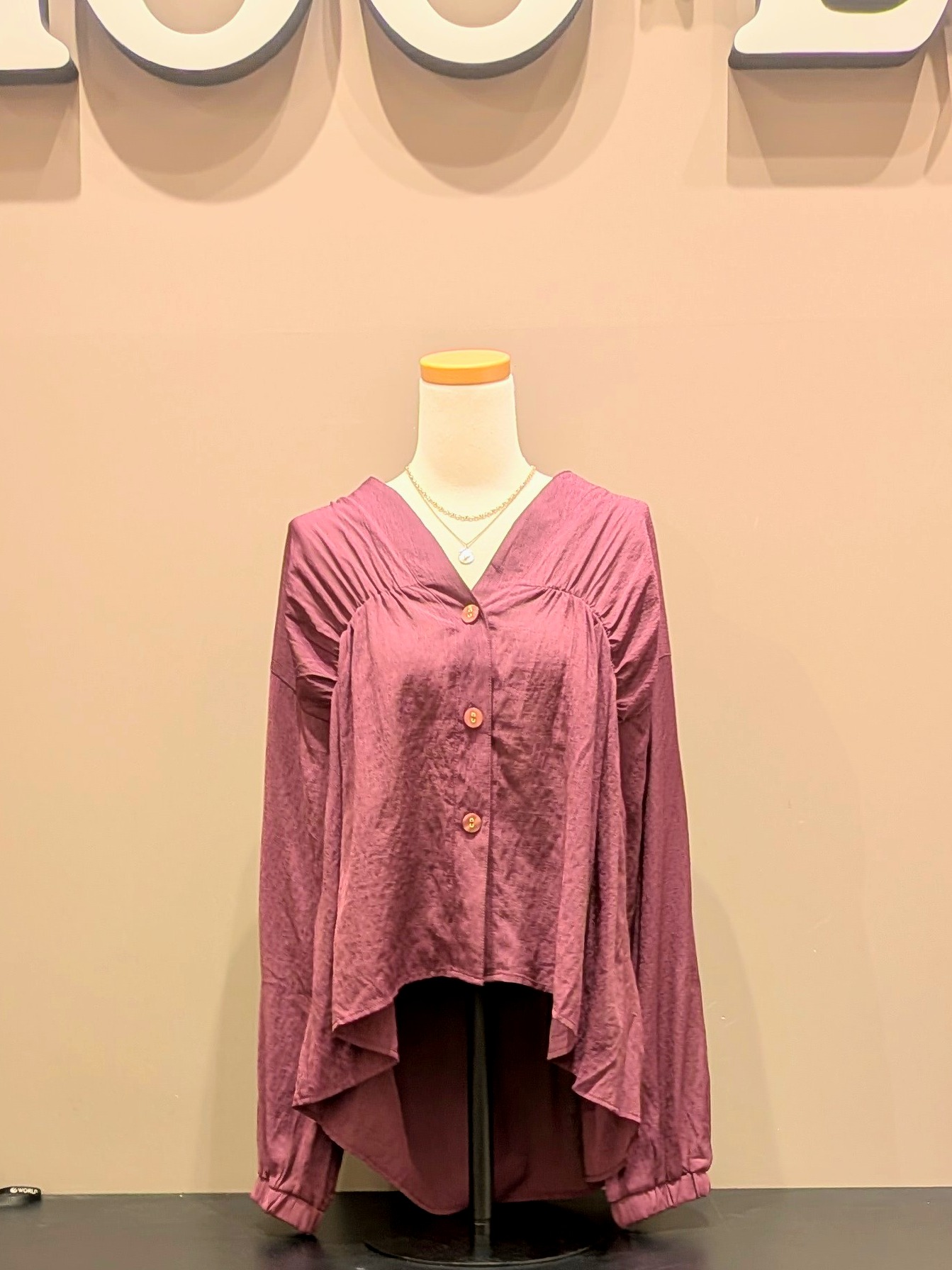 Tさんの「SHOO･LA･RUE｜【S-LL/洗濯機可】着痩せシルエット シャーリングシャツカーディガン」を使ったコーディネート