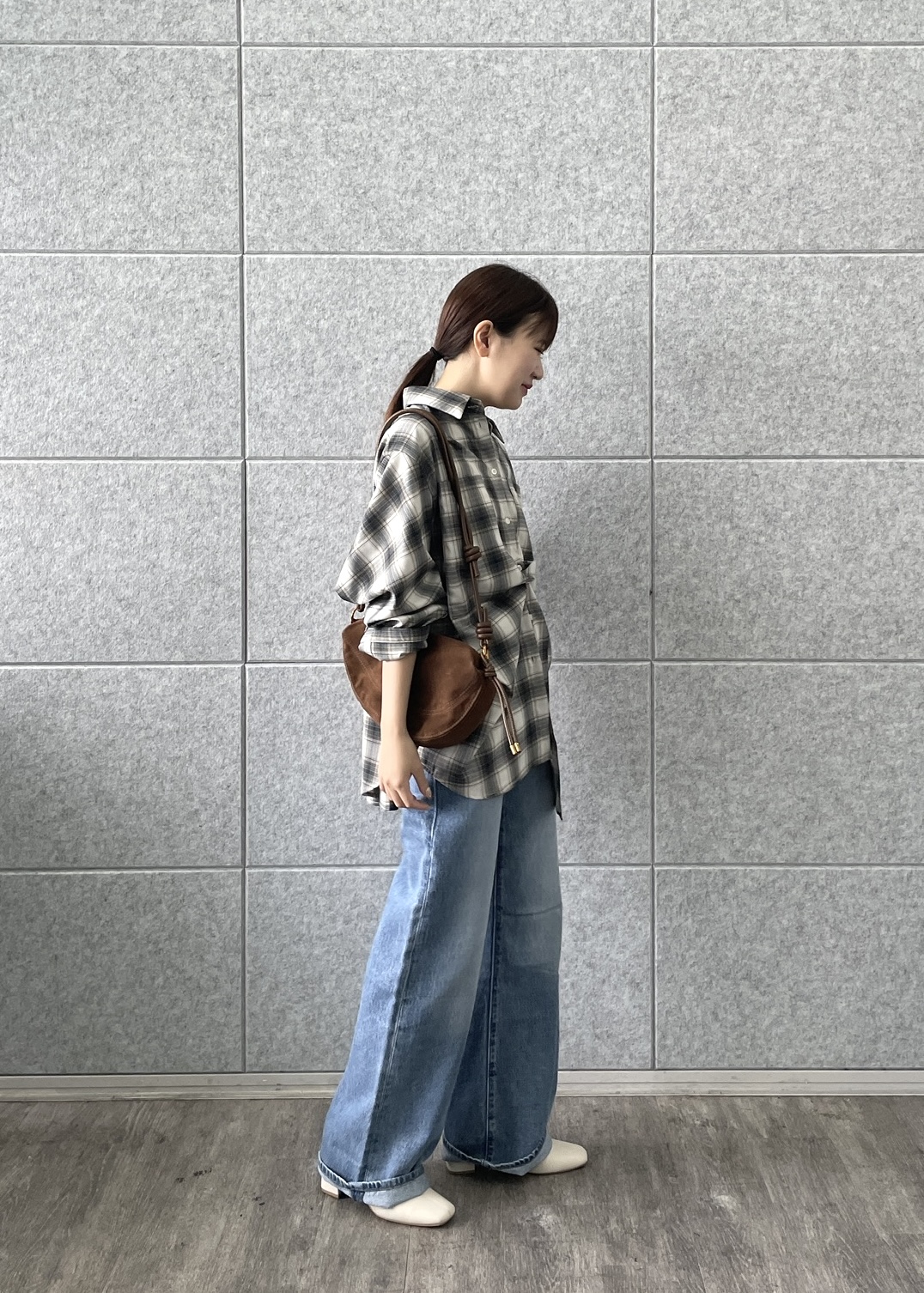 Renoさんの「INDIVI｜タイムレスフォルムシャツ」を使ったコーディネート