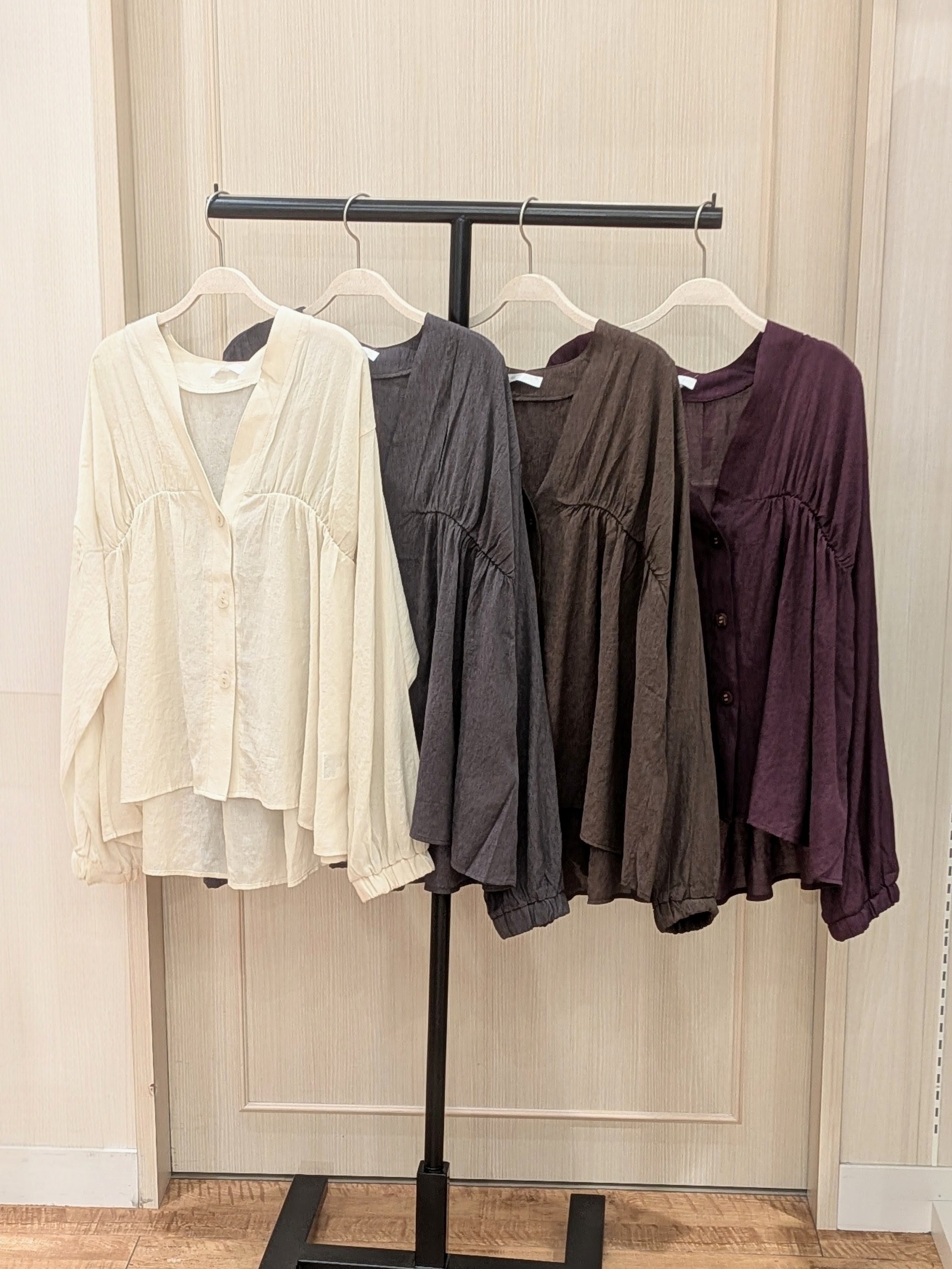 Tさんの「SHOO･LA･RUE｜【S-LL/洗濯機可】着痩せシルエット シャーリングシャツカーディガン」を使ったコーディネート
