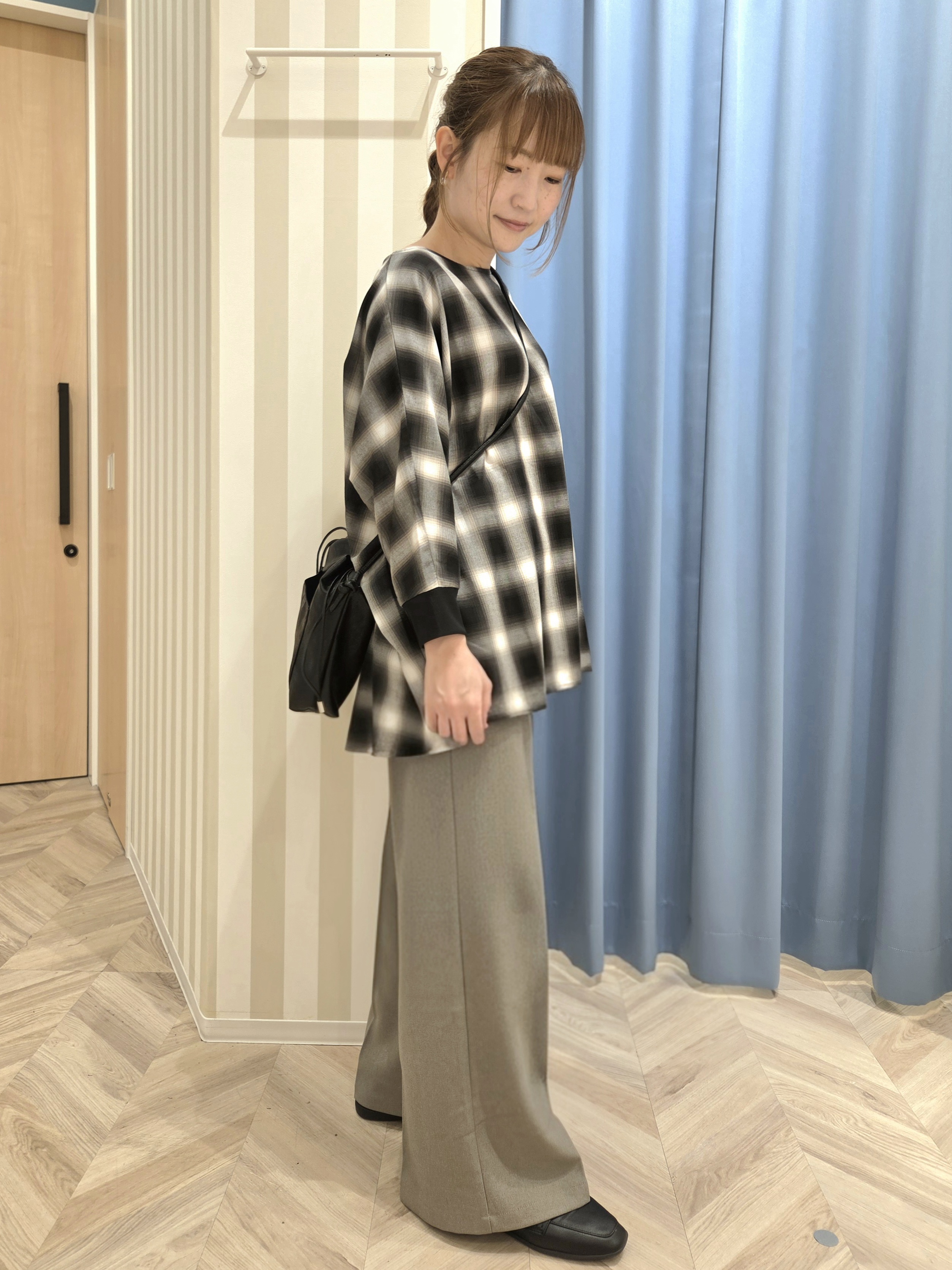 Ikumiさんの「SHOO･LA･RUE｜【着丈選べる/洗濯後しわになりにくい】インせず着られる ドルマンブラウス」を使ったコーディネート
