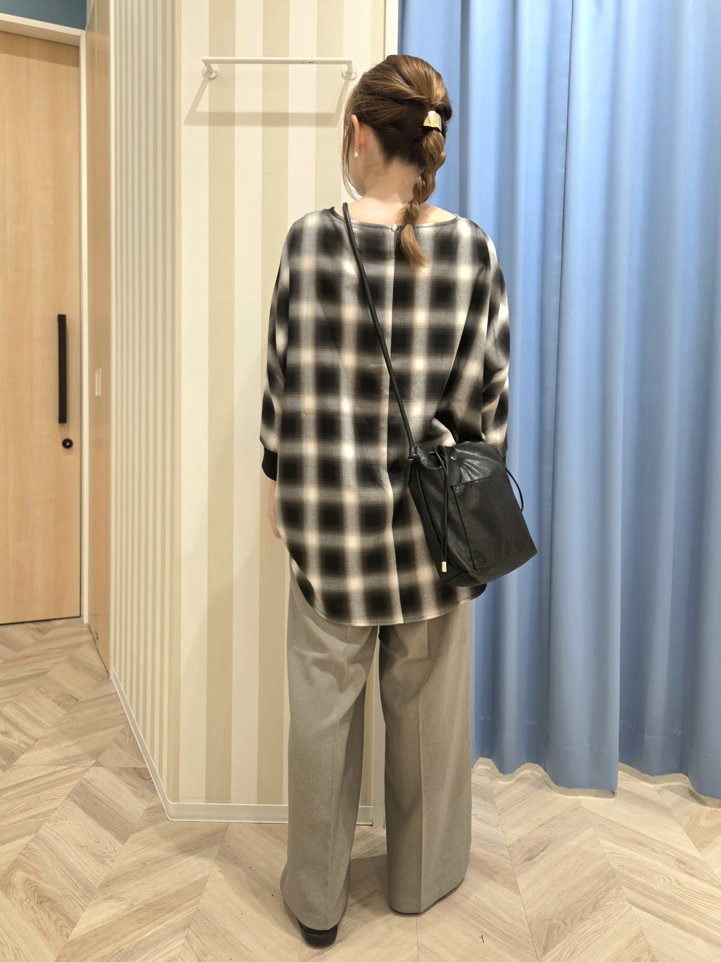 Ikumiさんの「SHOO･LA･RUE｜【着丈選べる/洗濯後しわになりにくい】インせず着られる ドルマンブラウス」を使ったコーディネート