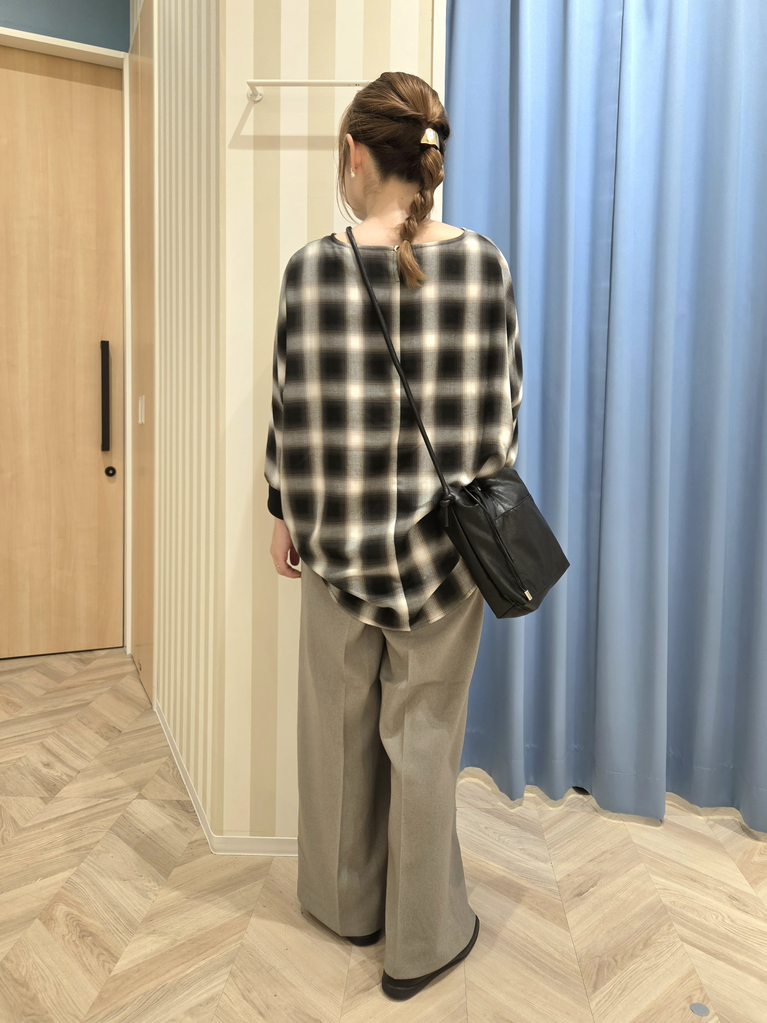 Ikumiさんの「SHOO･LA･RUE｜【着丈選べる/洗濯後しわになりにくい】インせず着られる ドルマンブラウス」を使ったコーディネート