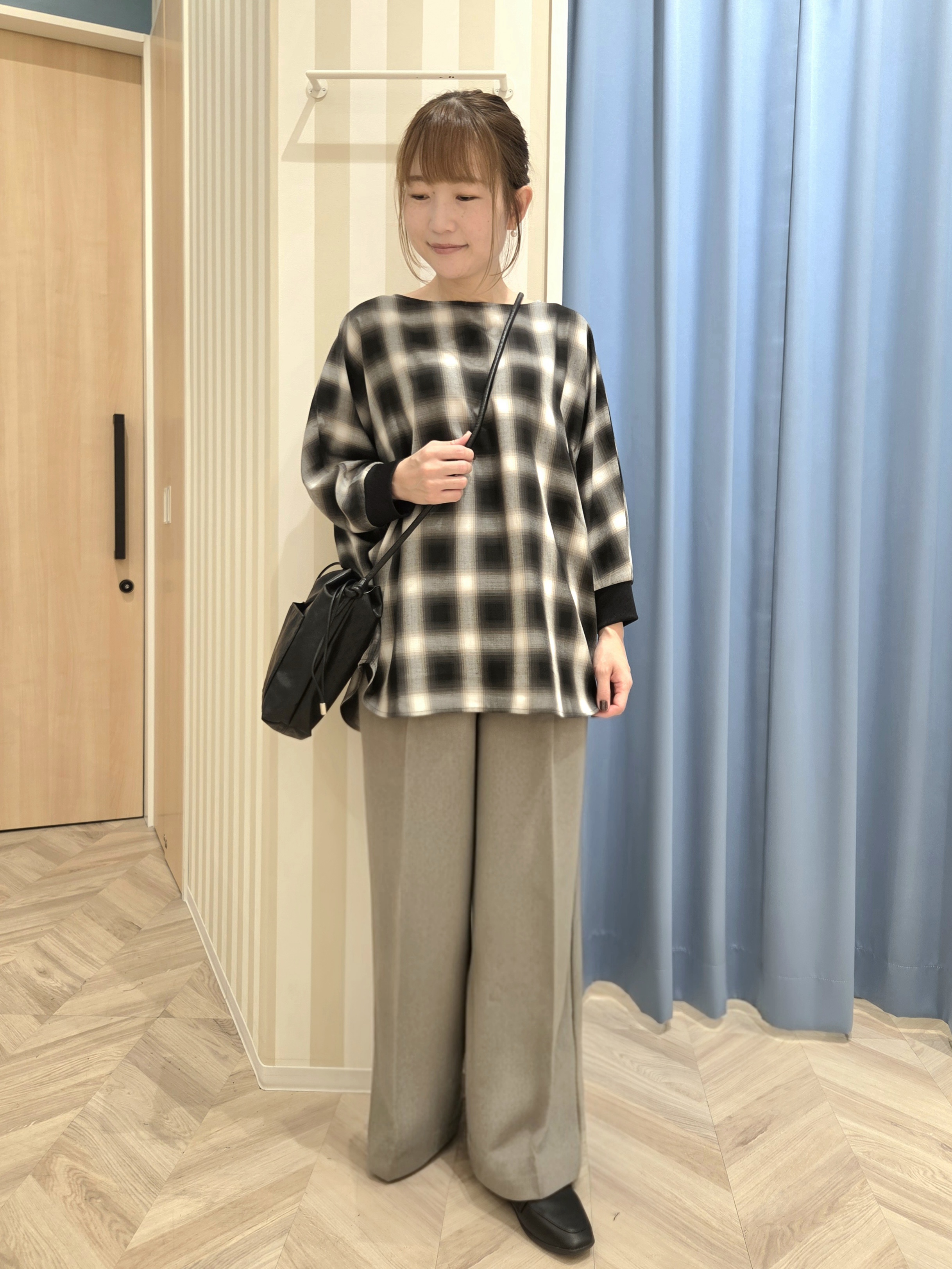 Ikumiさんの「SHOO･LA･RUE｜【着丈選べる/洗濯後しわになりにくい】インせず着られる ドルマンブラウス」を使ったコーディネート