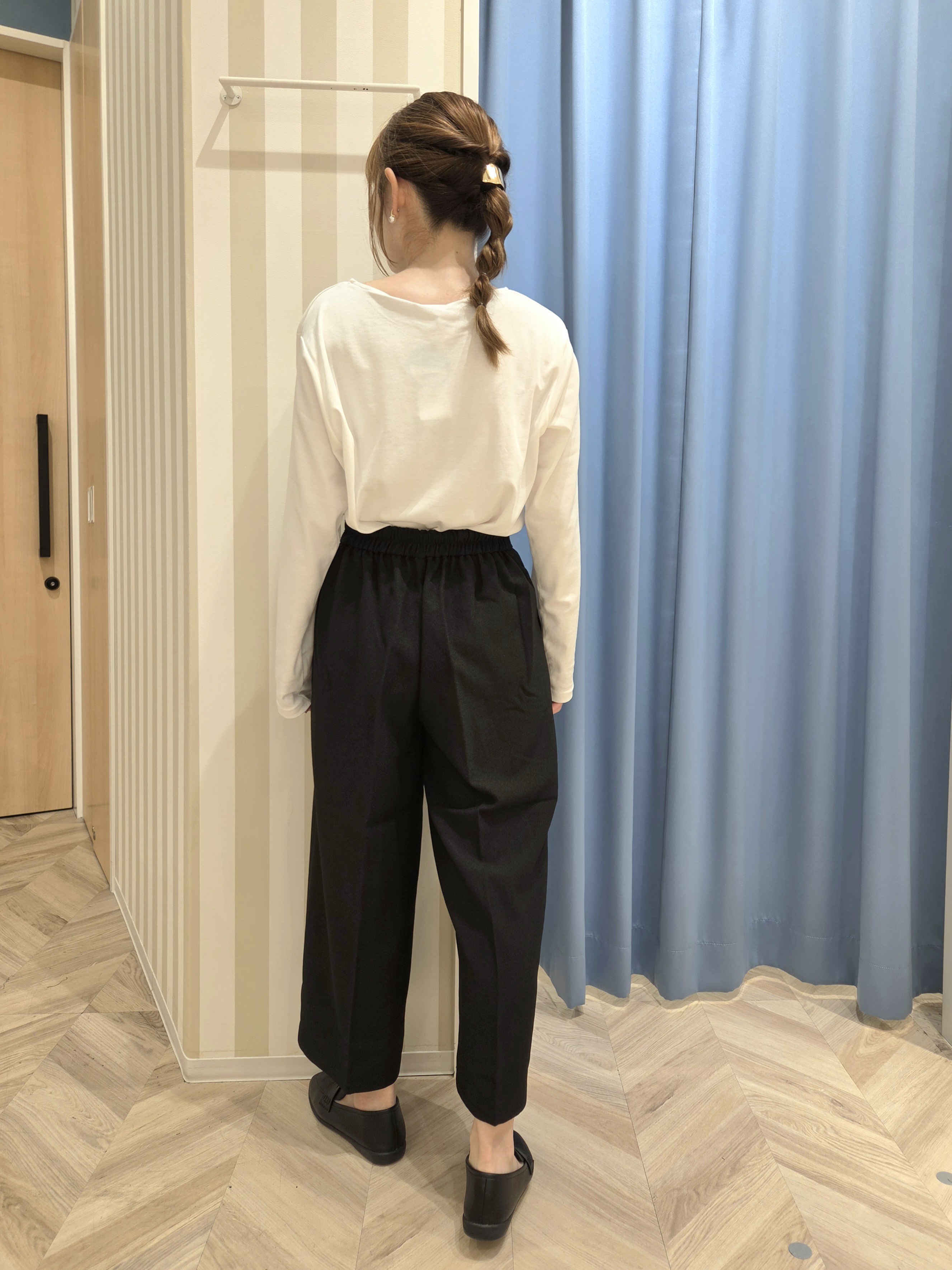 Ikumiさんの「SHOO･LA･RUE｜【洗濯後しわになりにくい/S-LL】選べる6パターン 羽織としても活躍する ベーシックシャツ」を使ったコーディネート
