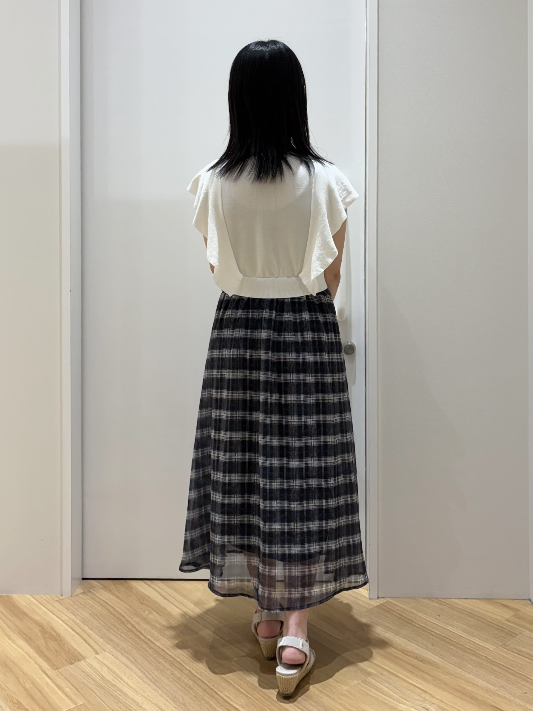 kanonさんの「grove｜【低身長さんも選べる着丈・洗濯機◎】1枚で華やか 肩フリルニットドッキングワンピース」を使ったコーディネート