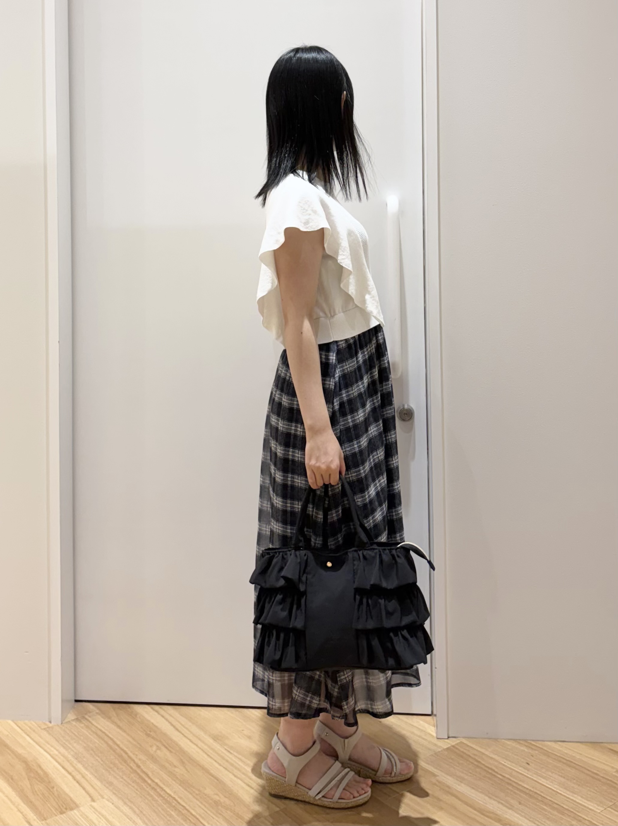 kanonさんの「grove｜【低身長さんも選べる着丈・洗濯機◎】1枚で華やか 肩フリルニットドッキングワンピース」を使ったコーディネート