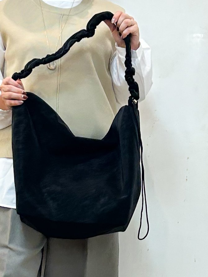 haruさんの「SHOO･LA･RUE｜【2点セット/S-LL】着回し自在 スポンディッシュニットベスト＆フレアシャツ」を使ったコーディネート