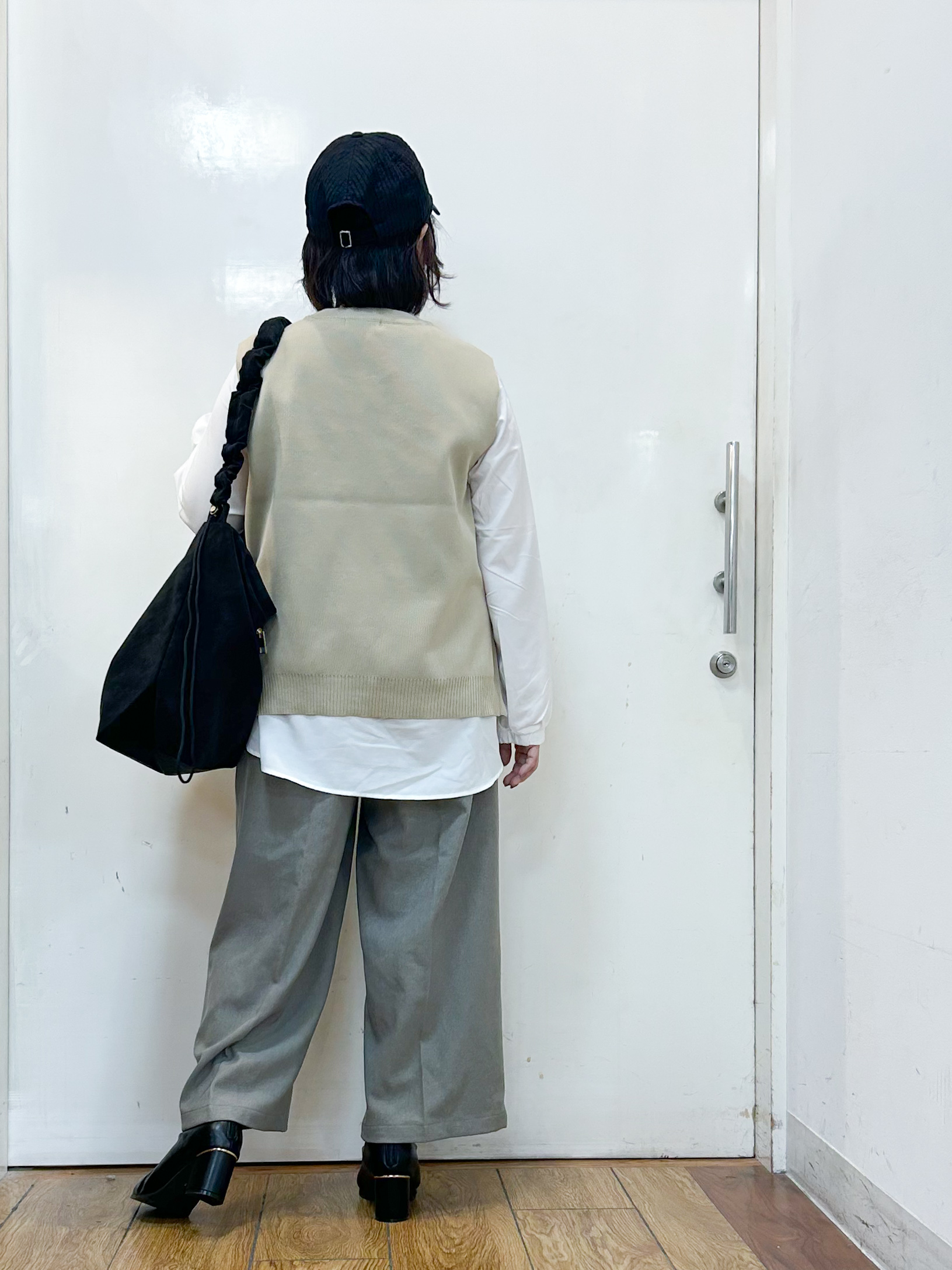 haruさんの「SHOO･LA･RUE｜【2点セット/S-LL】着回し自在 スポンディッシュニットベスト＆フレアシャツ」を使ったコーディネート
