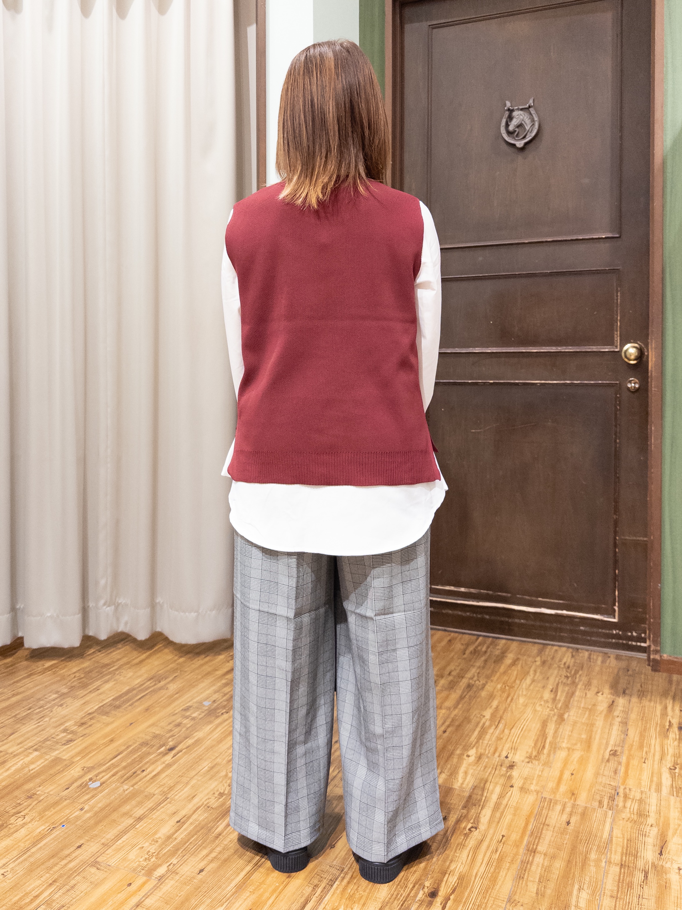 みかりん さんの「SHOO･LA･RUE｜【2点セット/S-LL】着回し自在 スポンディッシュニットベスト＆フレアシャツ」を使ったコーディネート