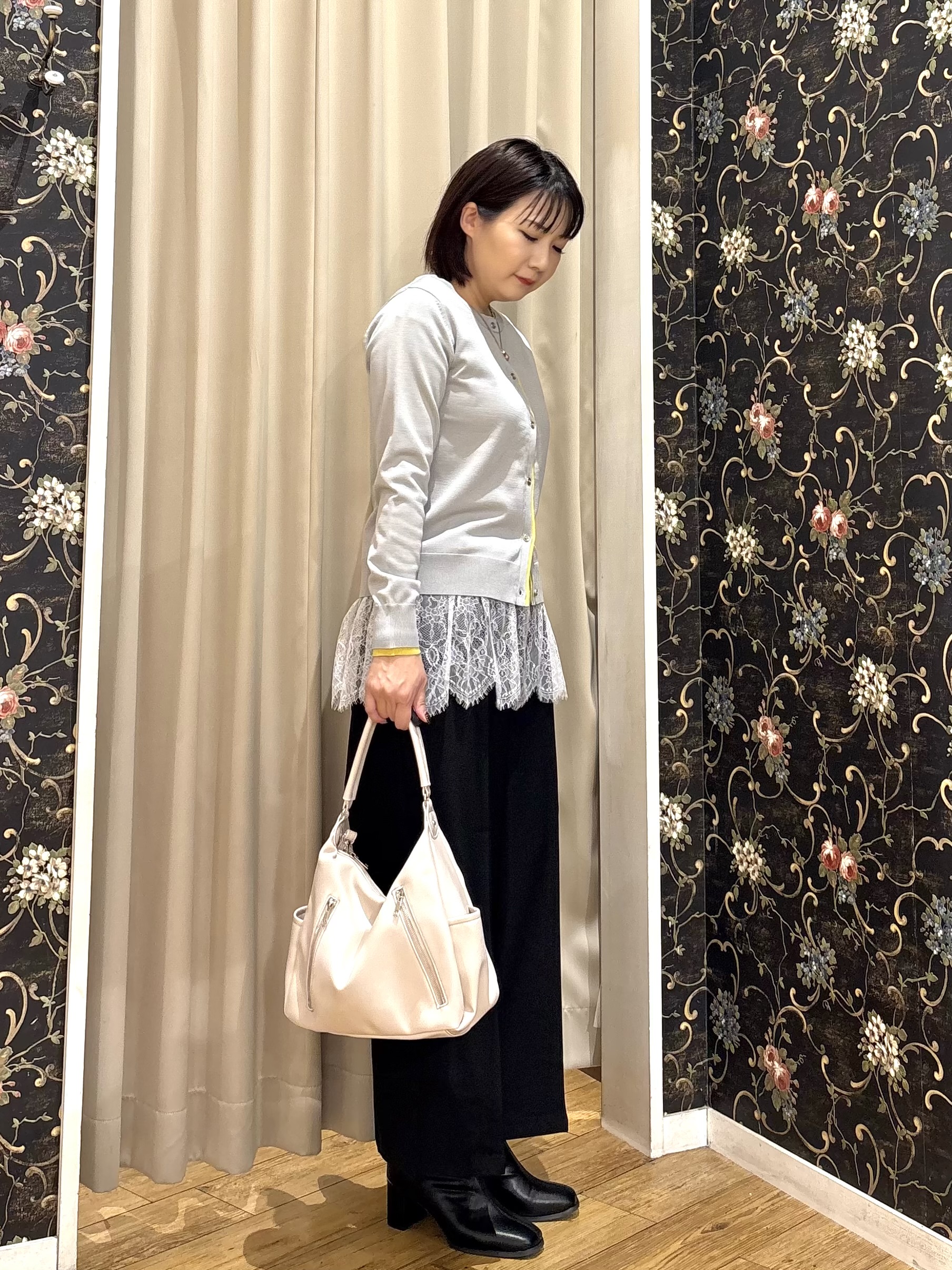 ネリさんの「SHOO･LA･RUE｜【S-LL/洗濯機可】レイヤード風でこなれ見え 配色カーディガン」を使ったコーディネート