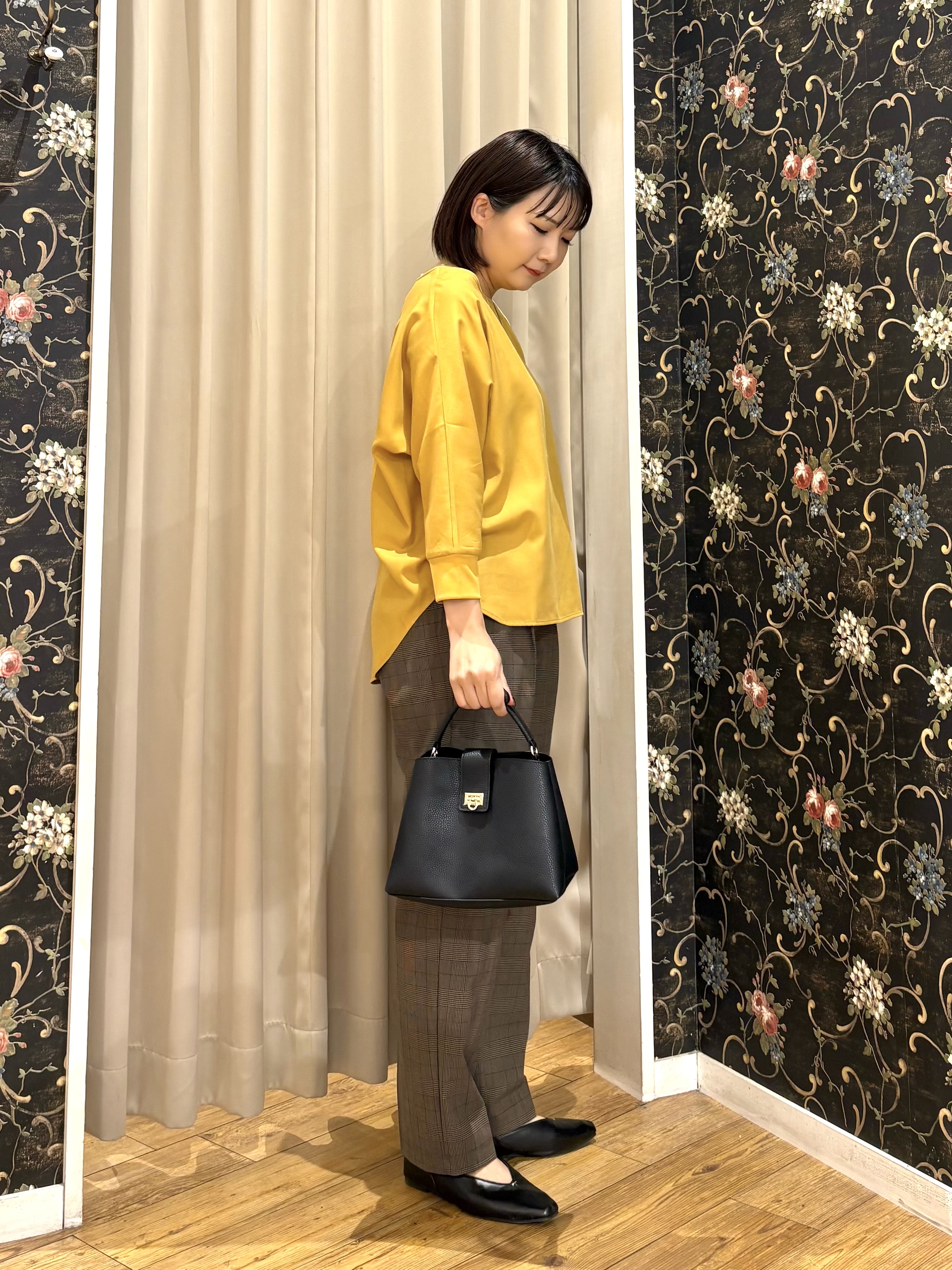 ネリさんの「SHOO･LA･RUE｜【着丈選べる/洗濯後しわになりにくい】インせず着られる ドルマンブラウス」を使ったコーディネート