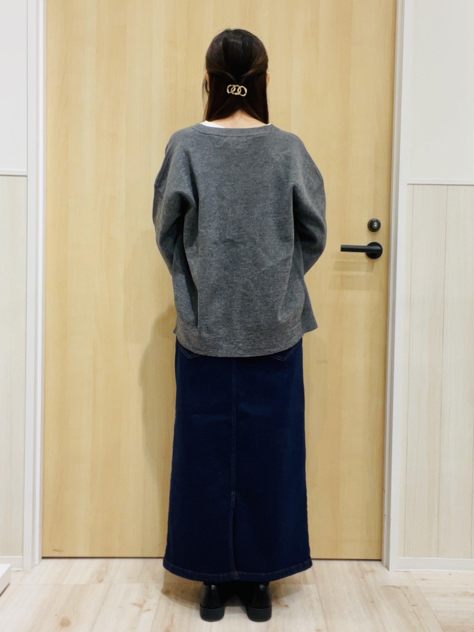 minamiさんの「SHOO･LA･RUE｜【セットアップ可/洗濯機可】軽やかに羽織れる スポンディッシュ ニットカーディガン」を使ったコーディネート
