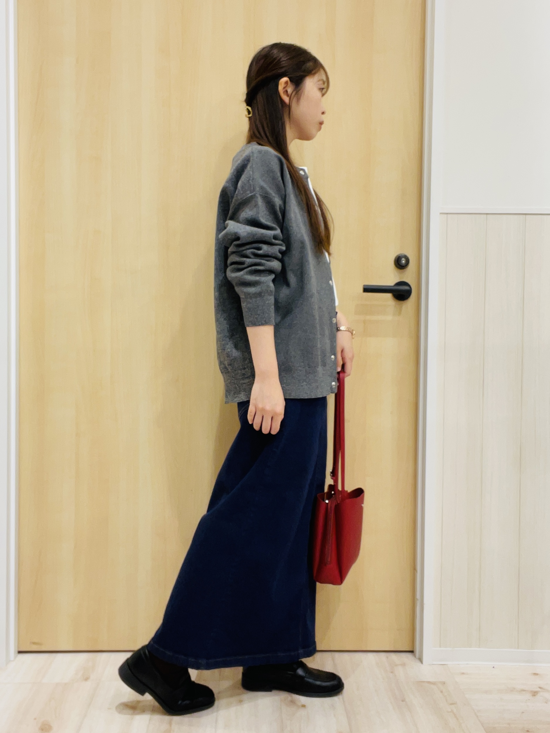 minamiさんの「SHOO･LA･RUE｜【セットアップ可/洗濯機可】軽やかに羽織れる スポンディッシュ ニットカーディガン」を使ったコーディネート