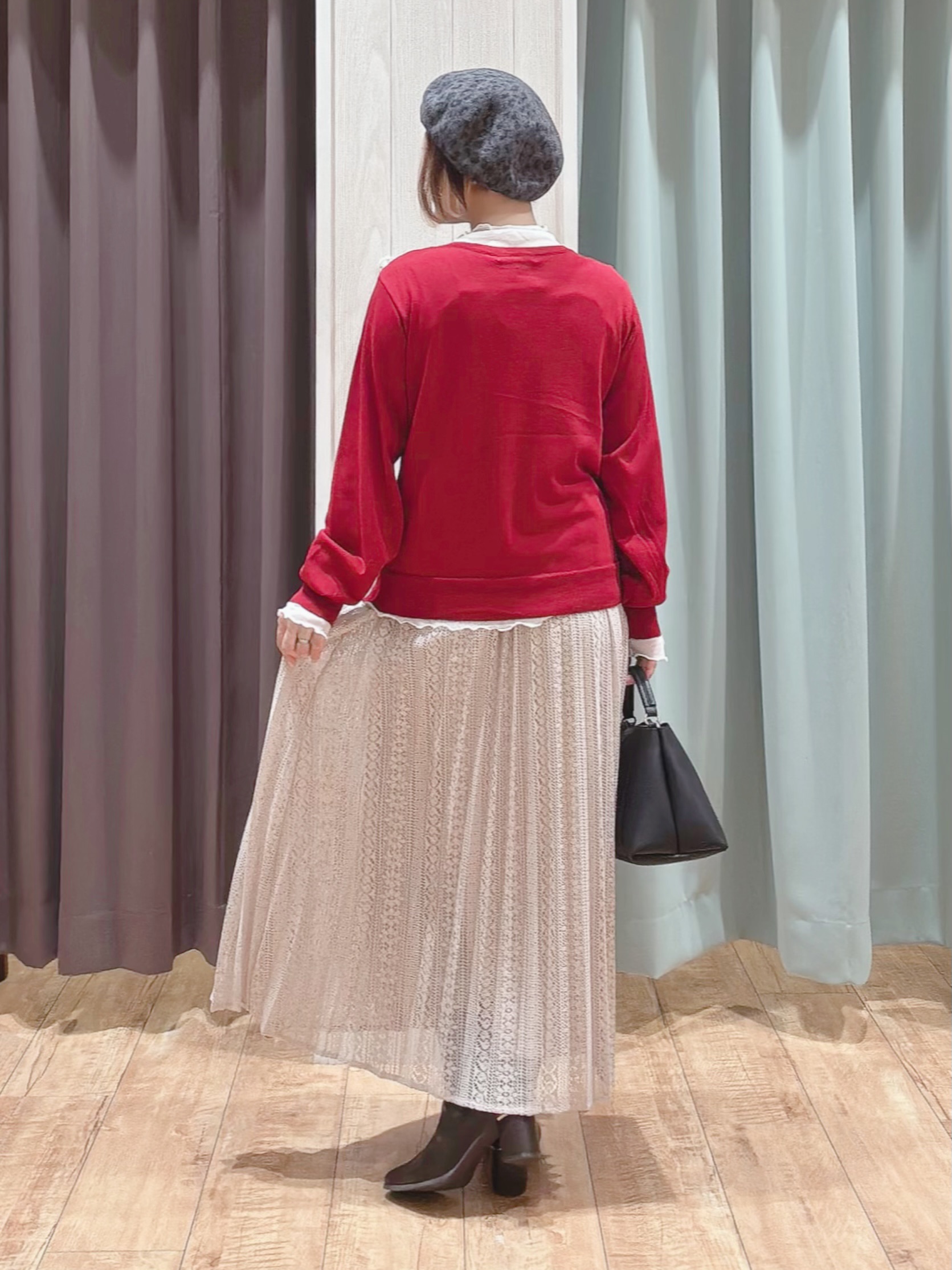 aaamiさんの「SHOO･LA･RUE｜【洗濯機可/S-LL】金ボタンが上品に。さらさらタッチカーディガン」を使ったコーディネート