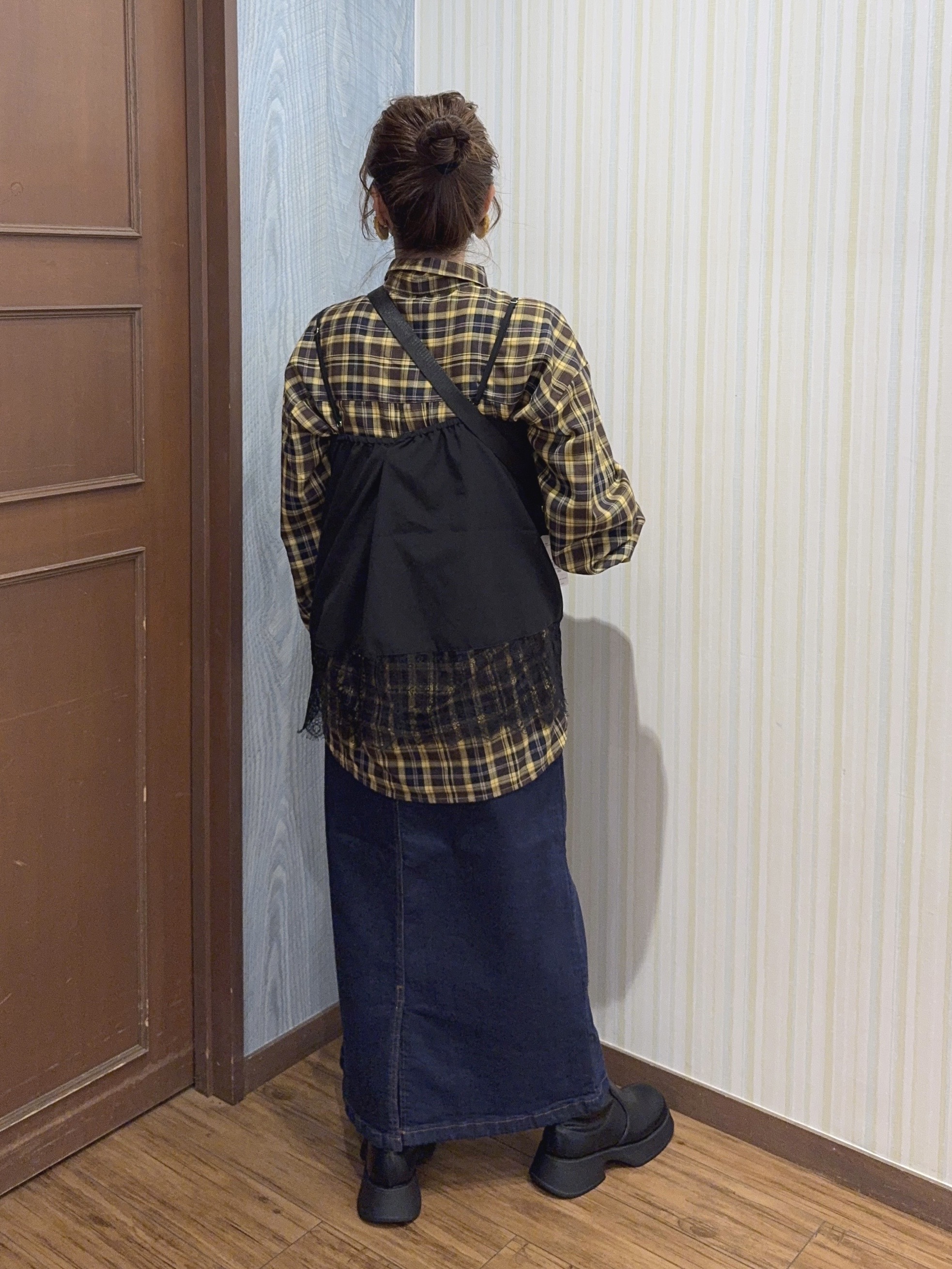 よっしーさんの「SHOO･LA･RUE｜【洗濯機可/S-LL】体型カバーしながらこなれ見え レース付きキャミソール」を使ったコーディネート
