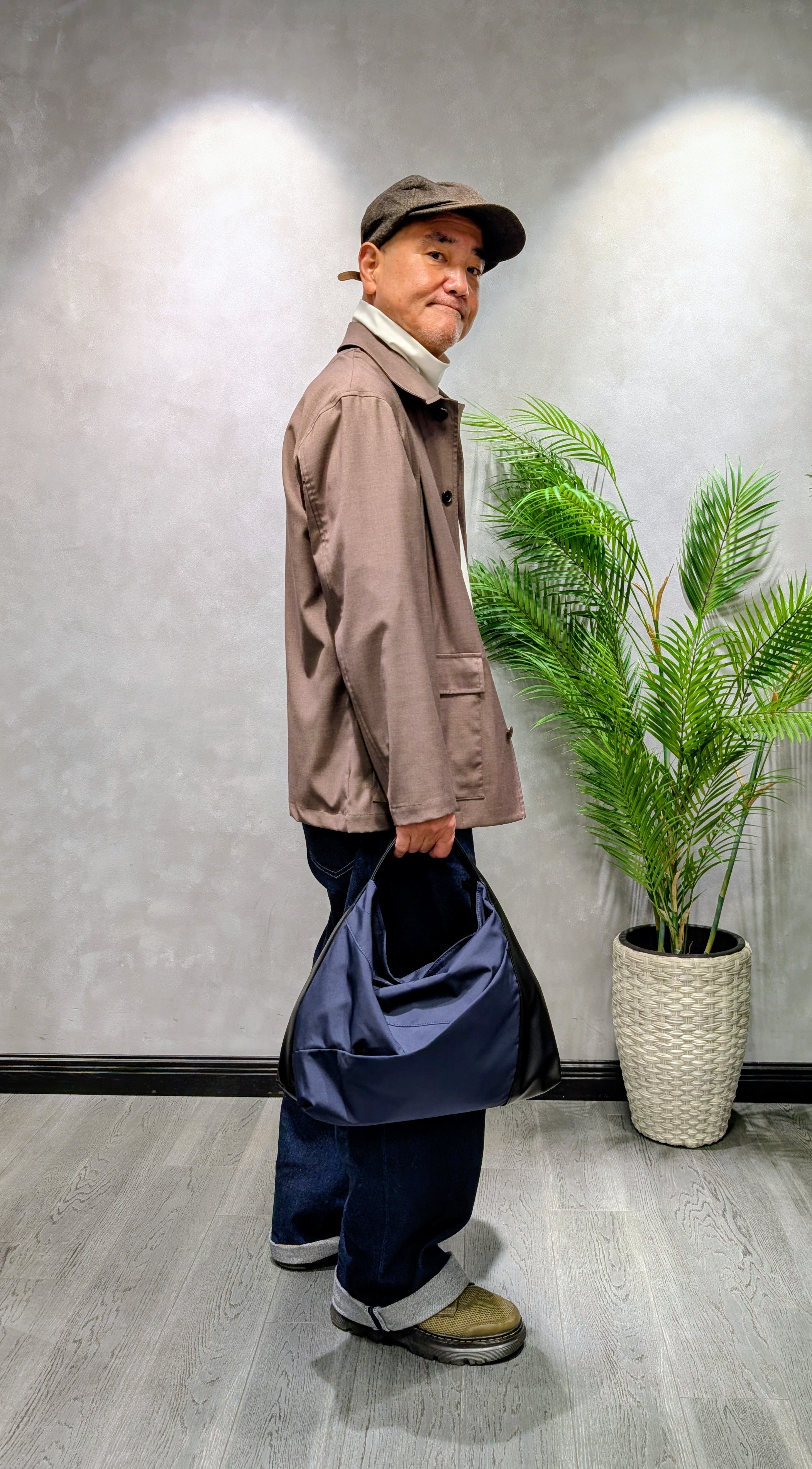 三谷義勝さんの「TAKEO KIKUCHI｜ストレッチカバーオール」を使ったコーディネート
