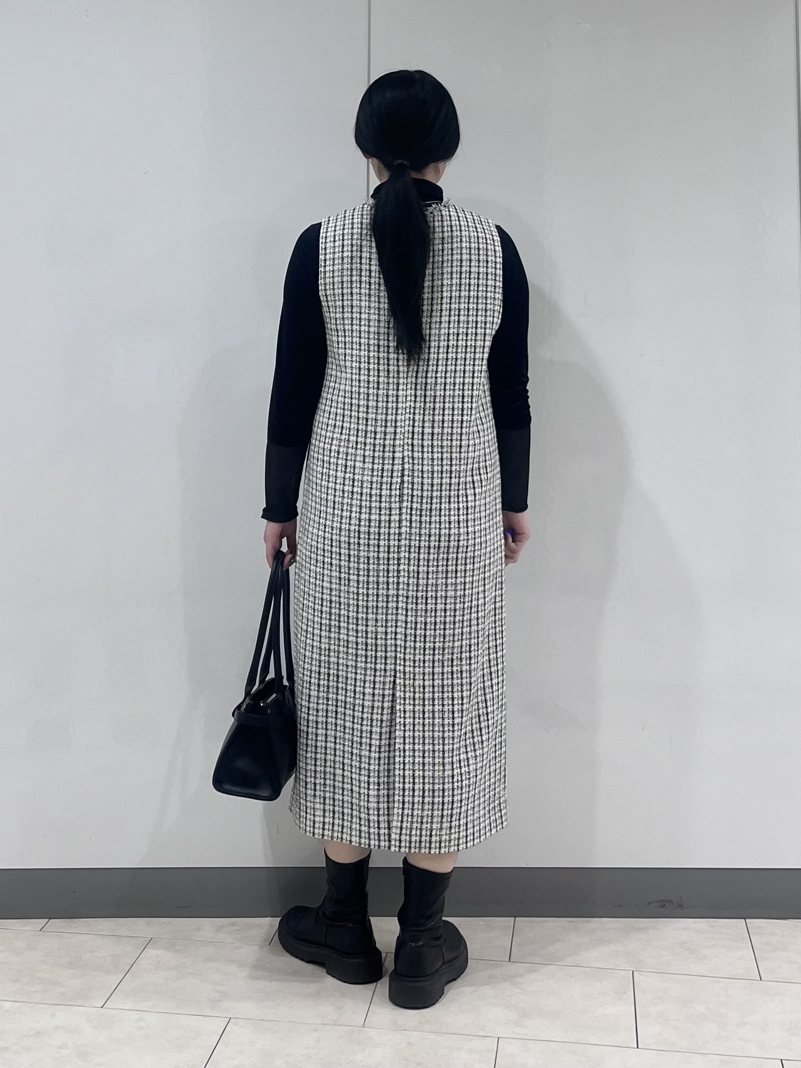 hasuさんの「INDIVI｜【華やか／スタイルUP】上品ツイードジャンパードレス」を使ったコーディネート