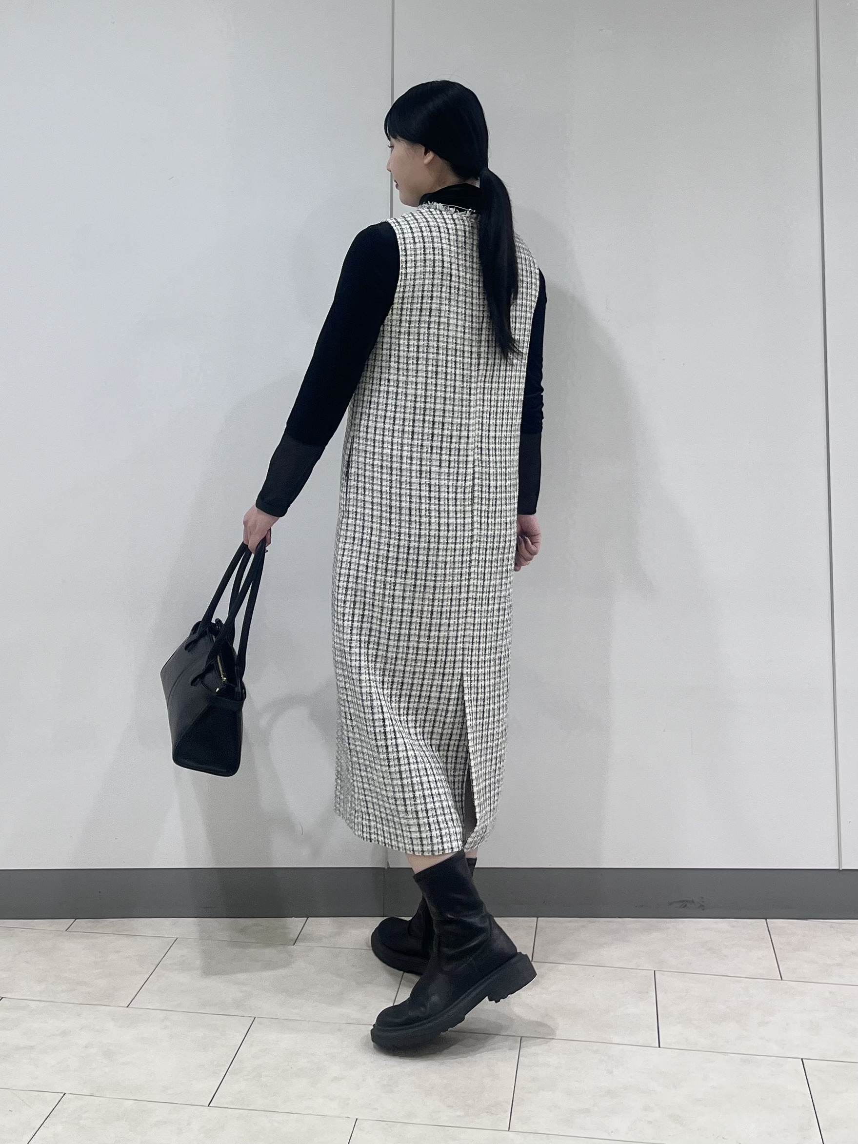 hasuさんの「INDIVI｜【華やか／スタイルUP】上品ツイードジャンパードレス」を使ったコーディネート