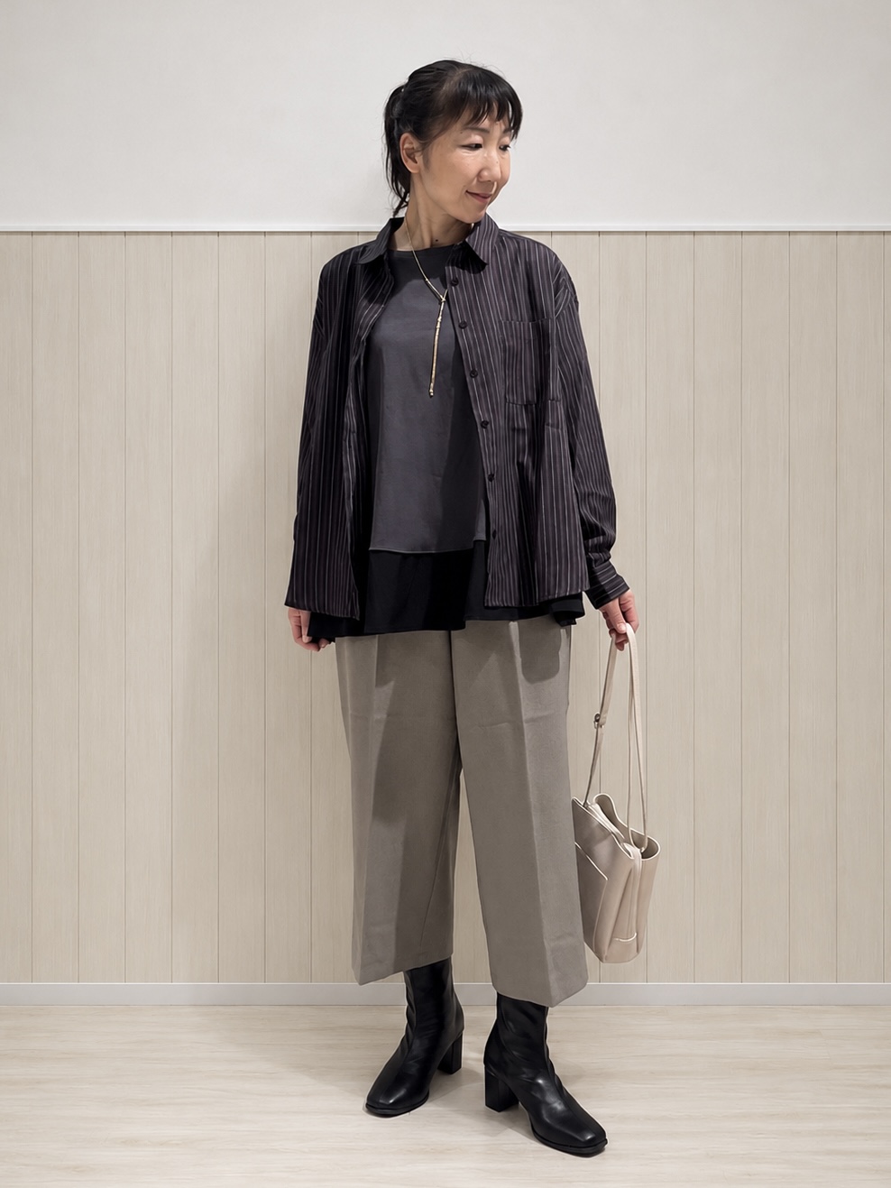 まつみさんの「SHOO･LA･RUE｜【洗濯後しわになりにくい/S-LL】気分で選ぶ 大人のデイリー使いに ベーシックシャツ」を使ったコーディネート