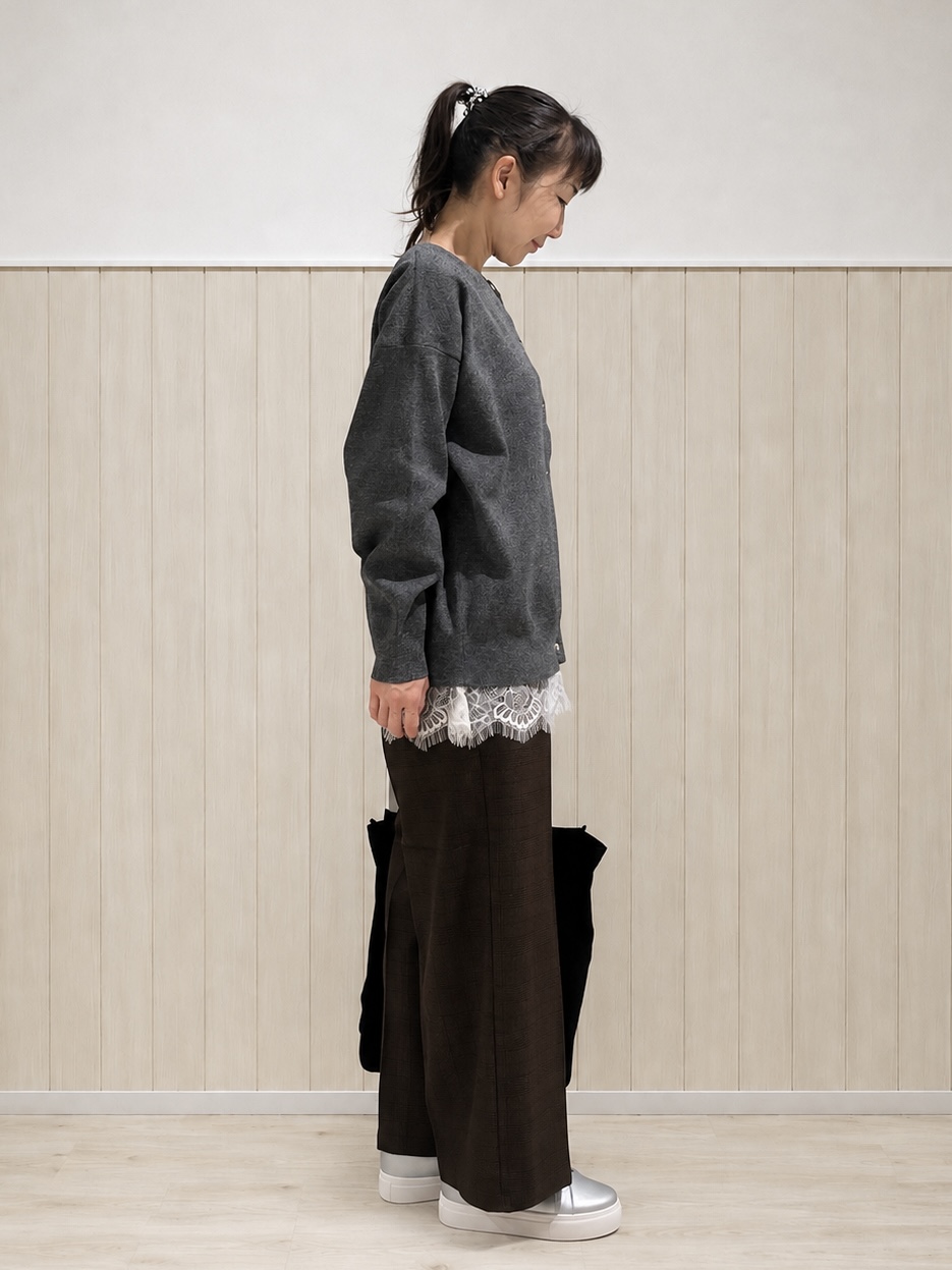 まつみさんの「SHOO･LA･RUE｜【セットアップ可/洗濯機可】軽やかに羽織れる スポンディッシュ ニットカーディガン」を使ったコーディネート