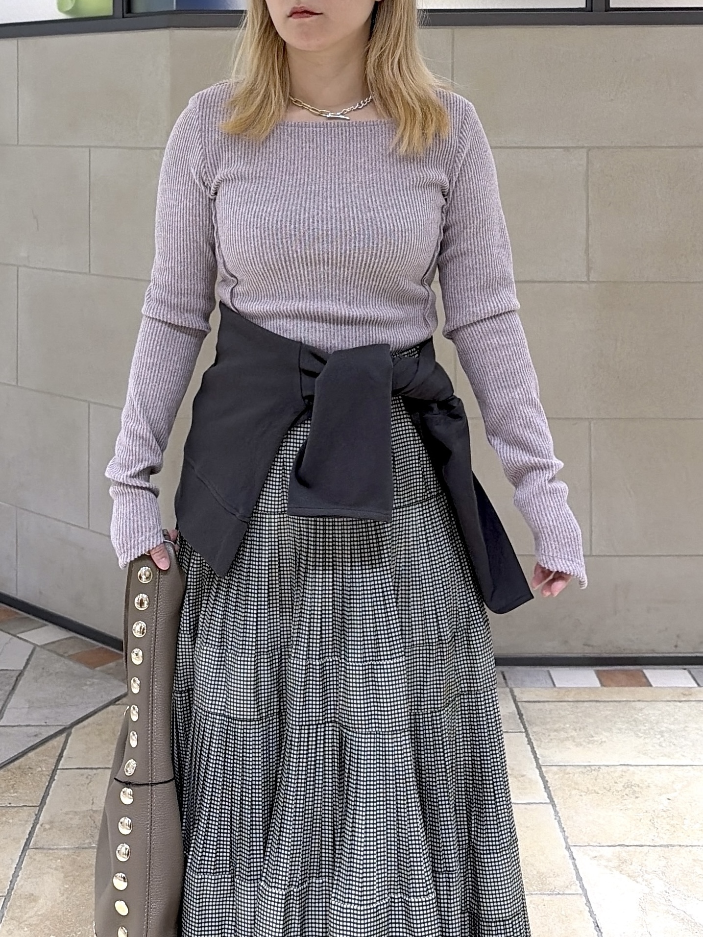 よねさんの「INDIVI｜ロングスリーブフォルムカットソー」を使ったコーディネート