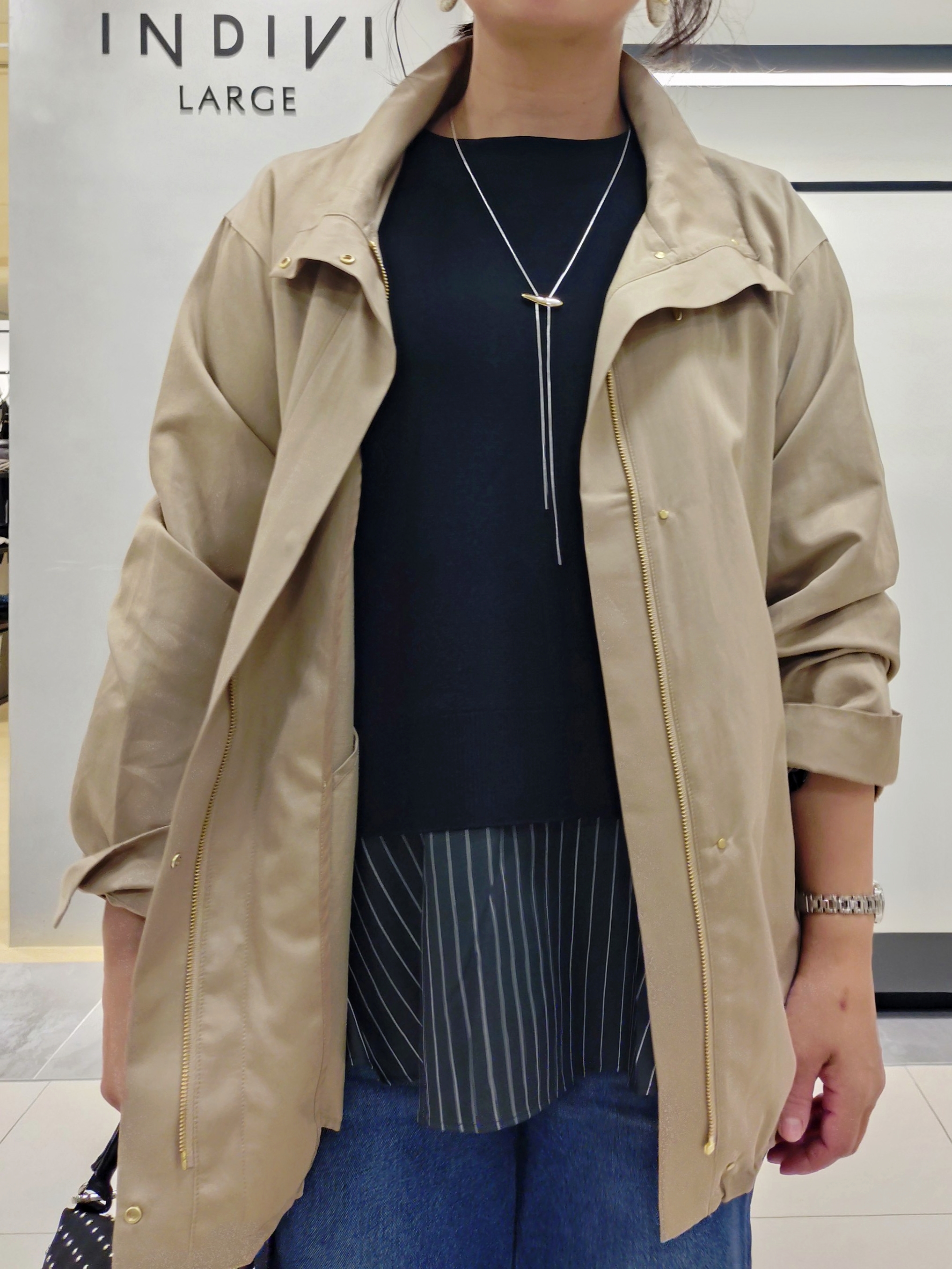 TOMOMIさんの「INDIVI｜【新作登場！】美脚ワイドデニム」を使ったコーディネート