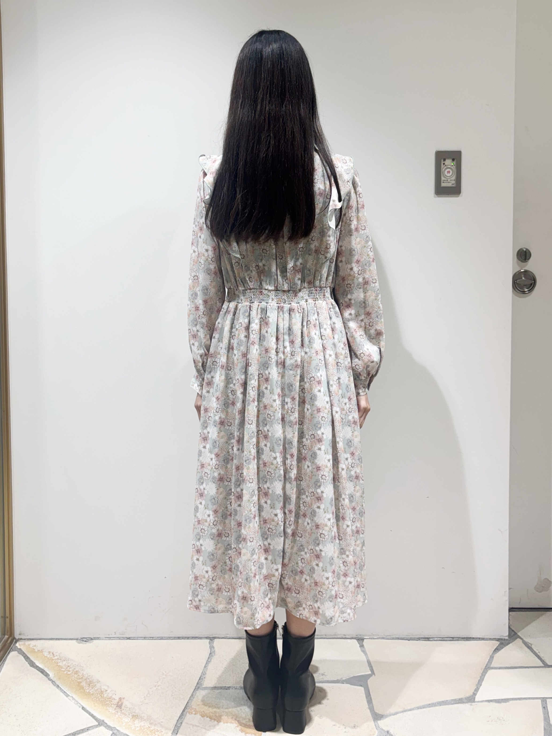 みあたんさんの「index｜◆【日比谷花壇コラボ】フラワーフリルワンピース【洗濯機OK／イージーアイロン／防シワ】」を使ったコーディネート