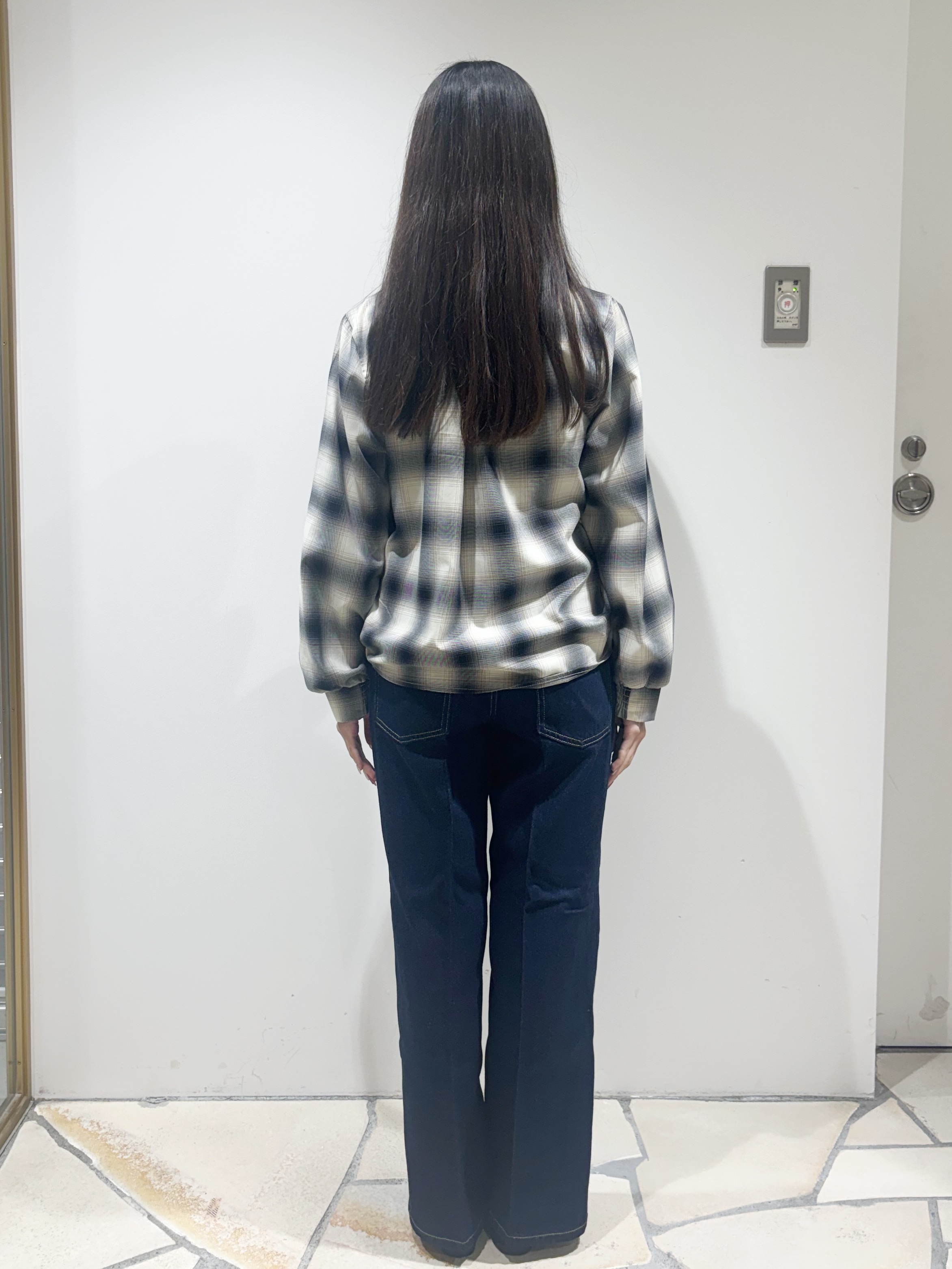 みあたんさんの「index｜【チェック／無地】ボウタイブラウス《洗濯機OK／イージーアイロン》」を使ったコーディネート