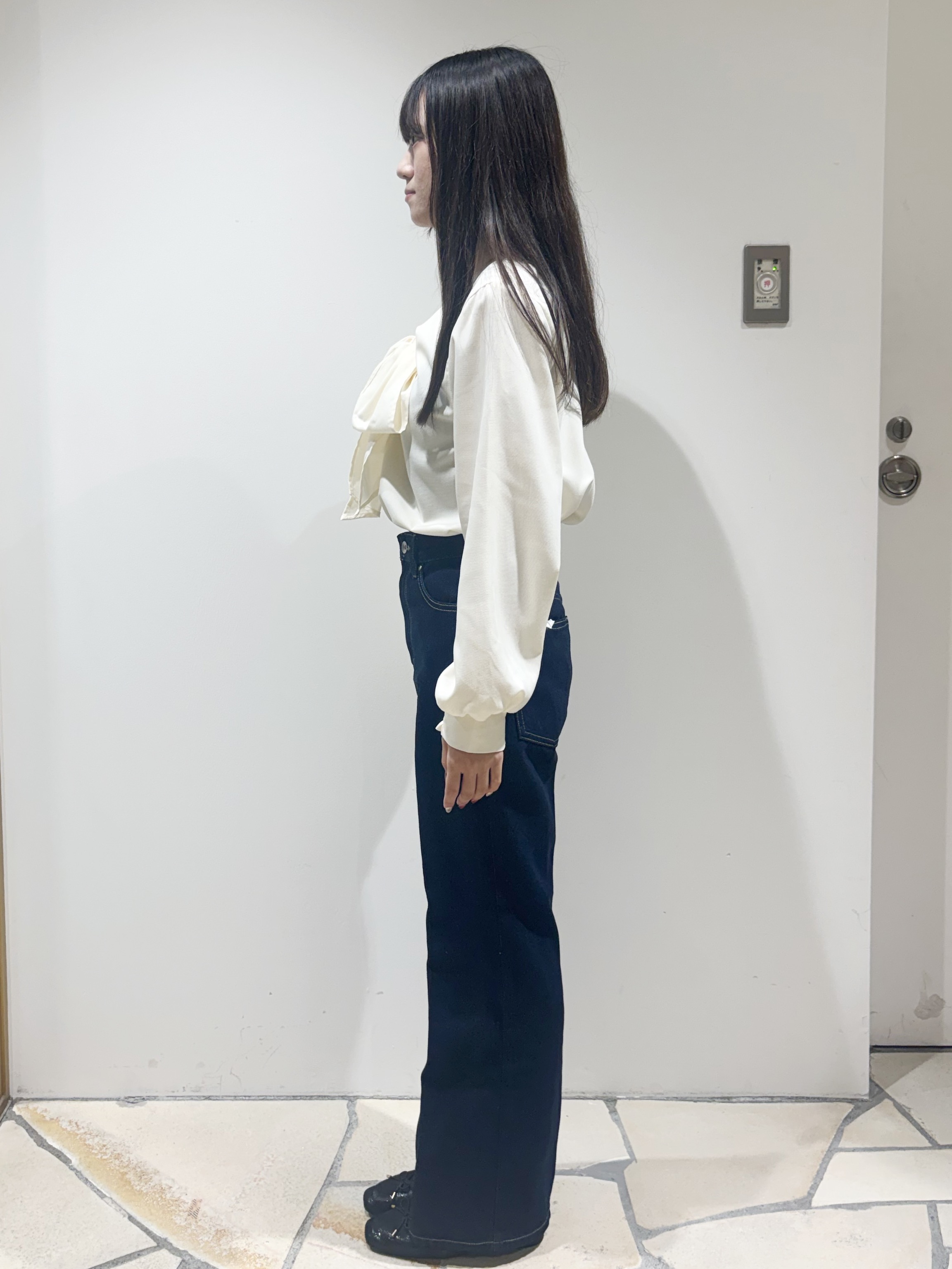 みあたんさんの「index｜【チェック／無地】ボウタイブラウス《洗濯機OK／イージーアイロン》」を使ったコーディネート