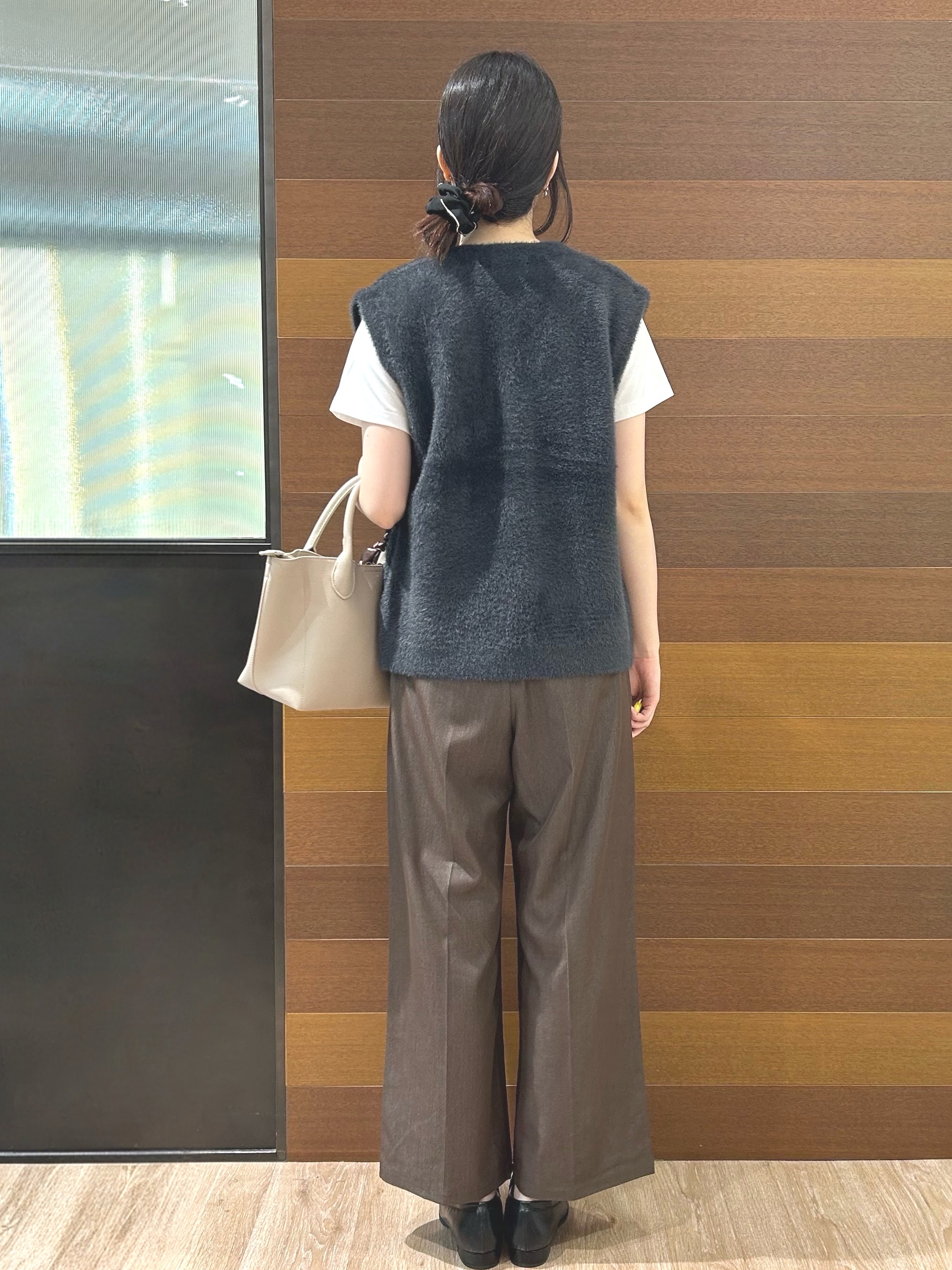 hinaさんの「OPAQUE.CLIP｜【接触冷感／UVケア】裾レースロゴTシャツ《洗濯機OK／S-3L》」を使ったコーディネート