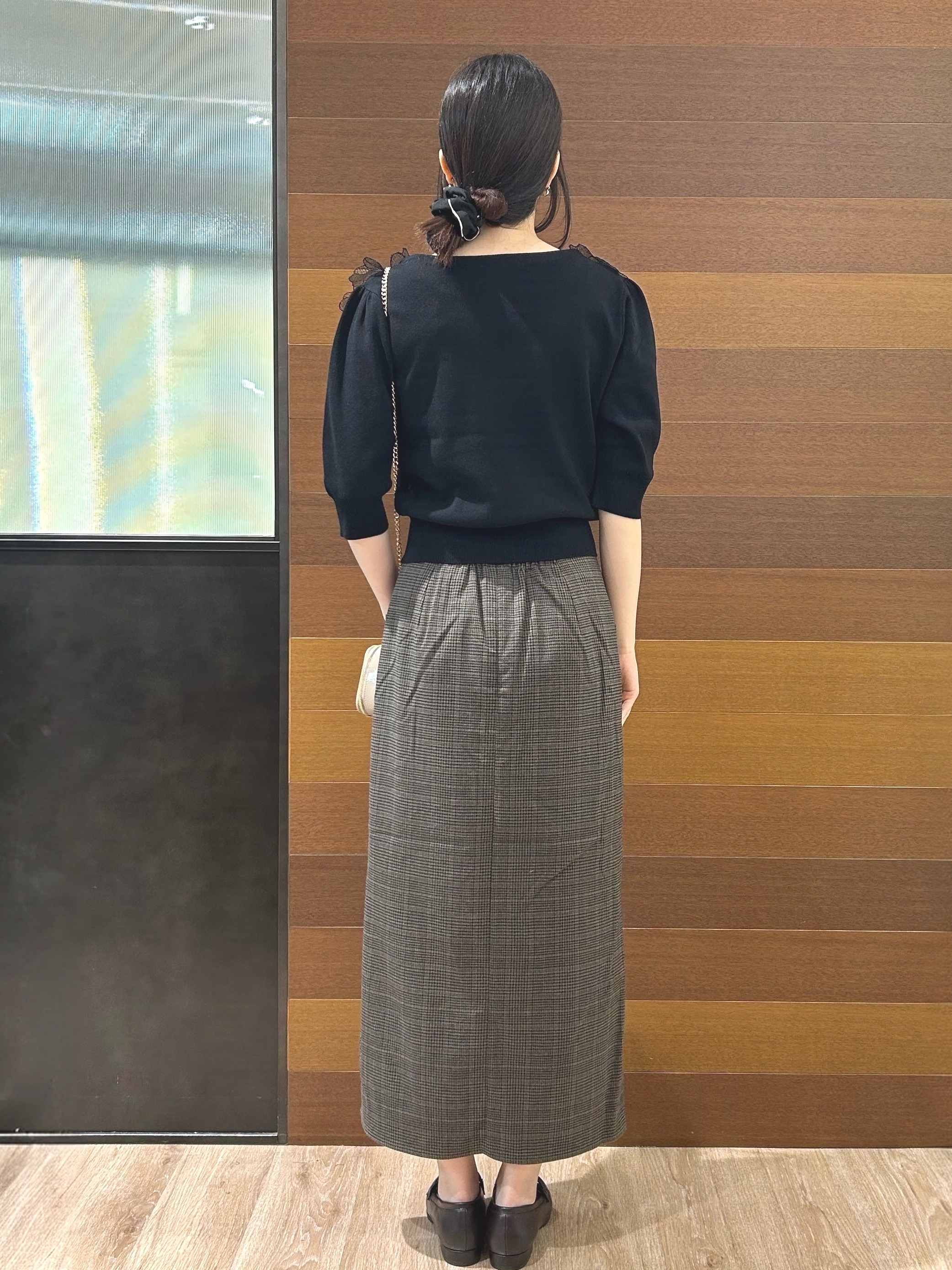 hinaさんの「OPAQUE.CLIP｜【UVケア】エンブロイダリーレースVネックカーディガン《洗濯機OK》」を使ったコーディネート