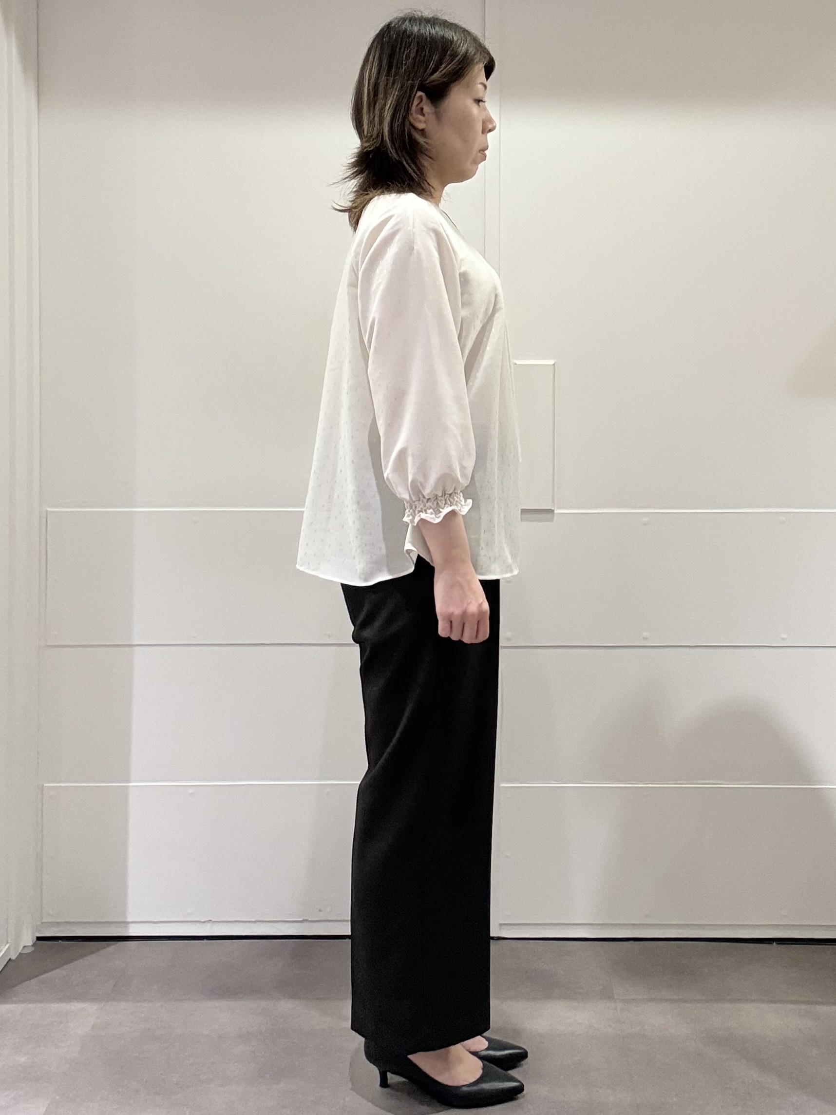mamiさんの「Reflect｜タックデザイン ラグランスリーブブラウス」を使ったコーディネート