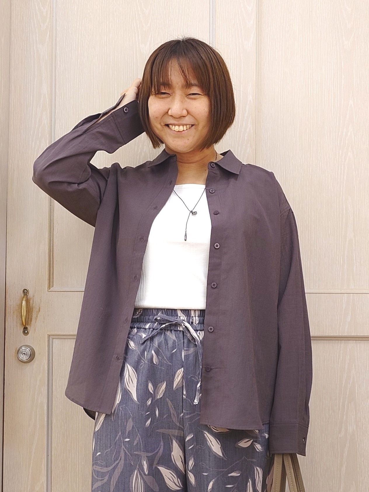 とろろさんの「SHOO･LA･RUE｜【通気性〇/S-LL/洗濯機可】羽織にも使いやすい きちんとベーシックシャツ」を使ったコーディネート