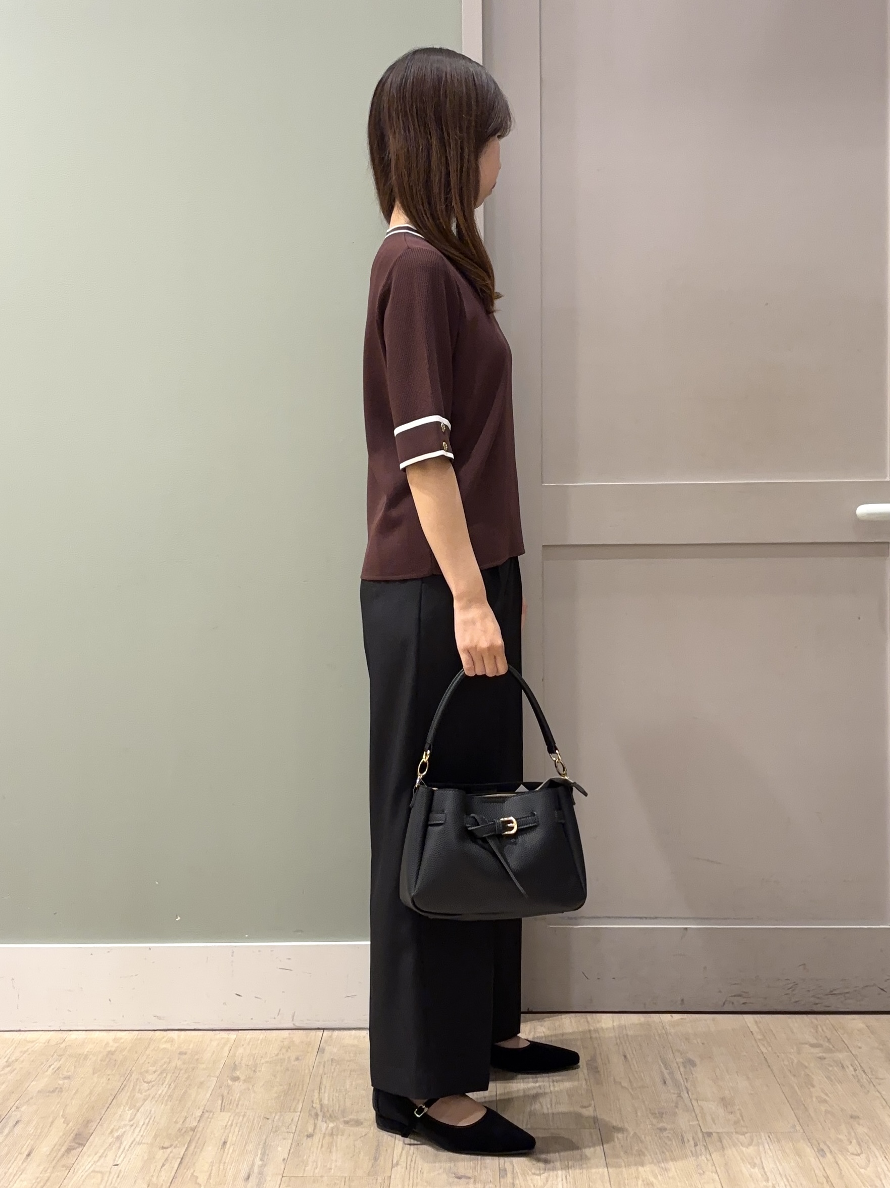 しばみさんの「grove｜新色追加！【シリーズ累計36万枚/名品ニット】やわらかドライタッチ 袖メッシュ編みニット」を使ったコーディネート