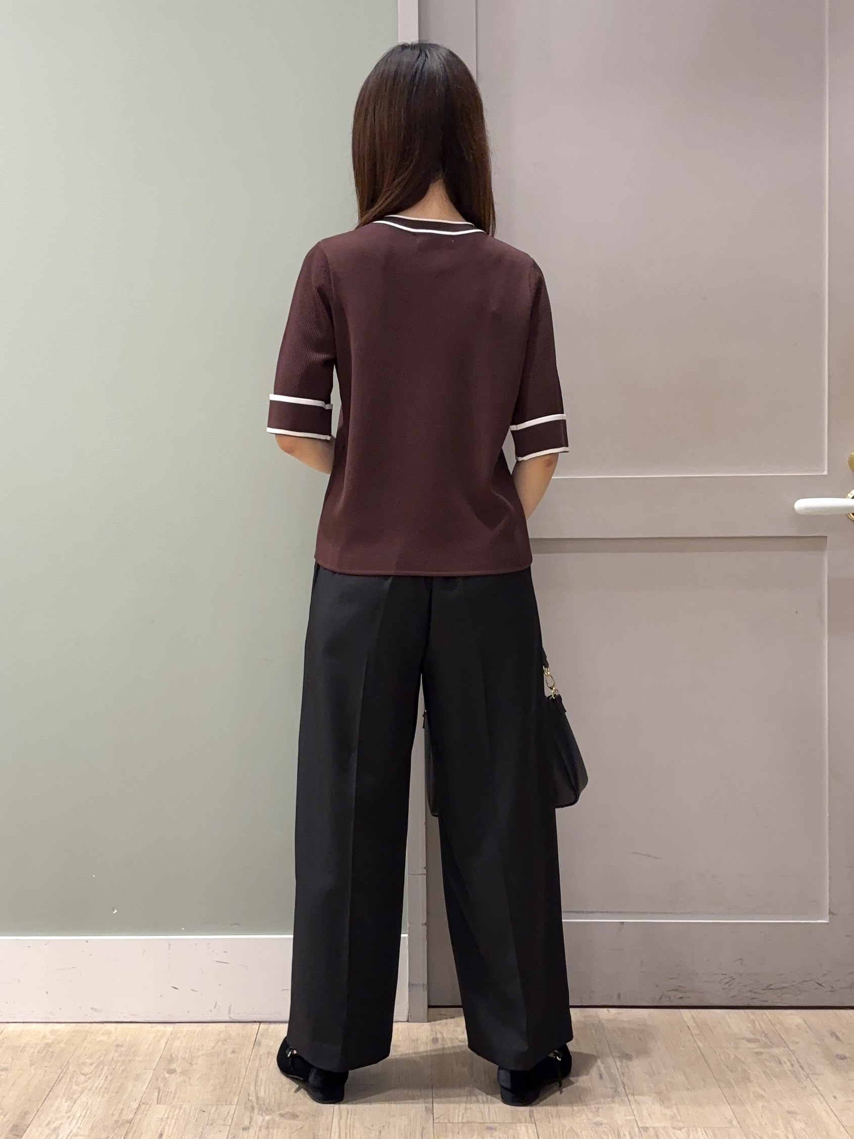 しばみさんの「grove｜新色追加！【シリーズ累計36万枚/名品ニット】やわらかドライタッチ 袖メッシュ編みニット」を使ったコーディネート