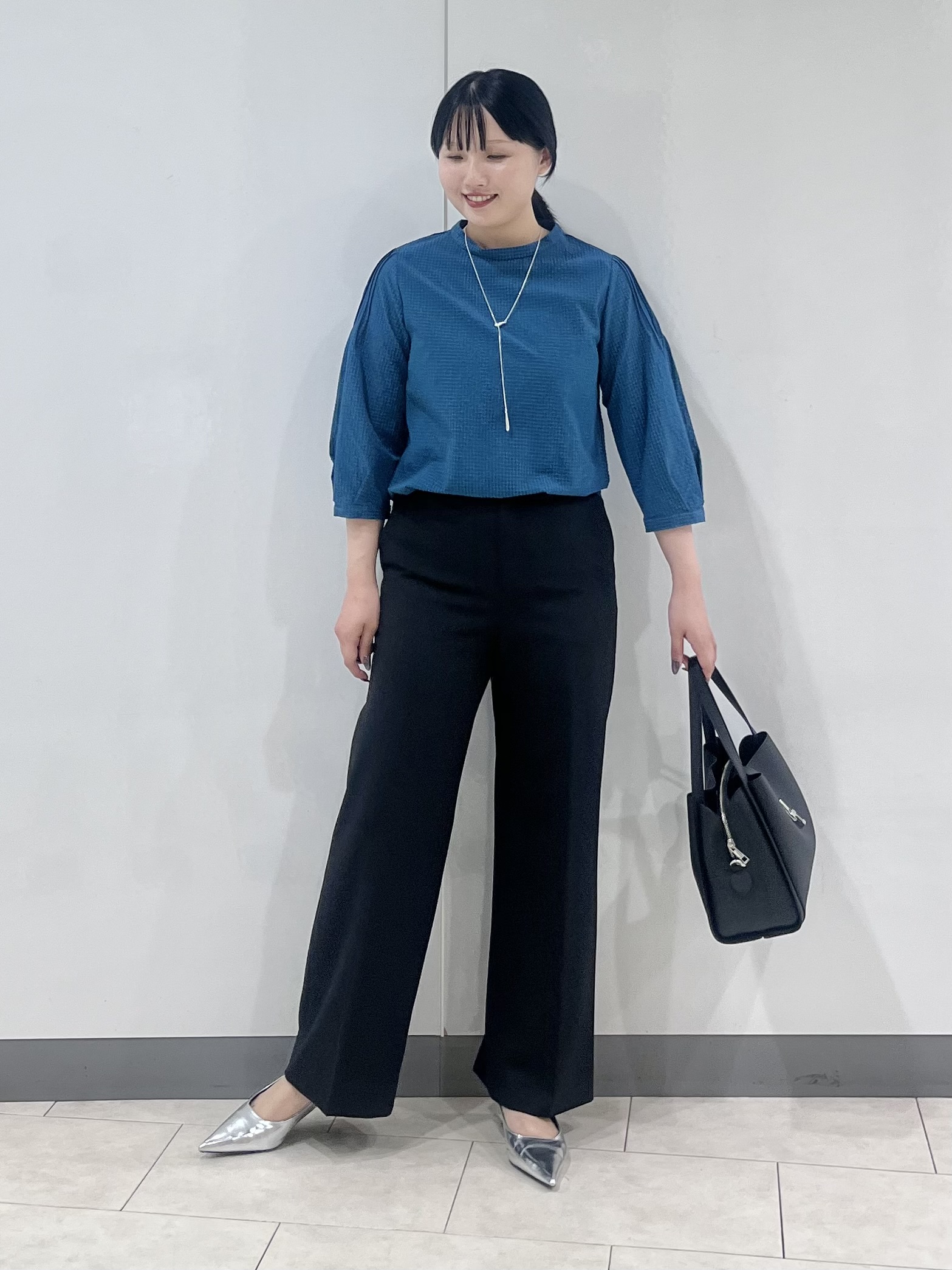 hasuさんの「INDIVI｜【初秋にピッタリ！／洗える】凹凸素材ミニスタンドトップス」を使ったコーディネート