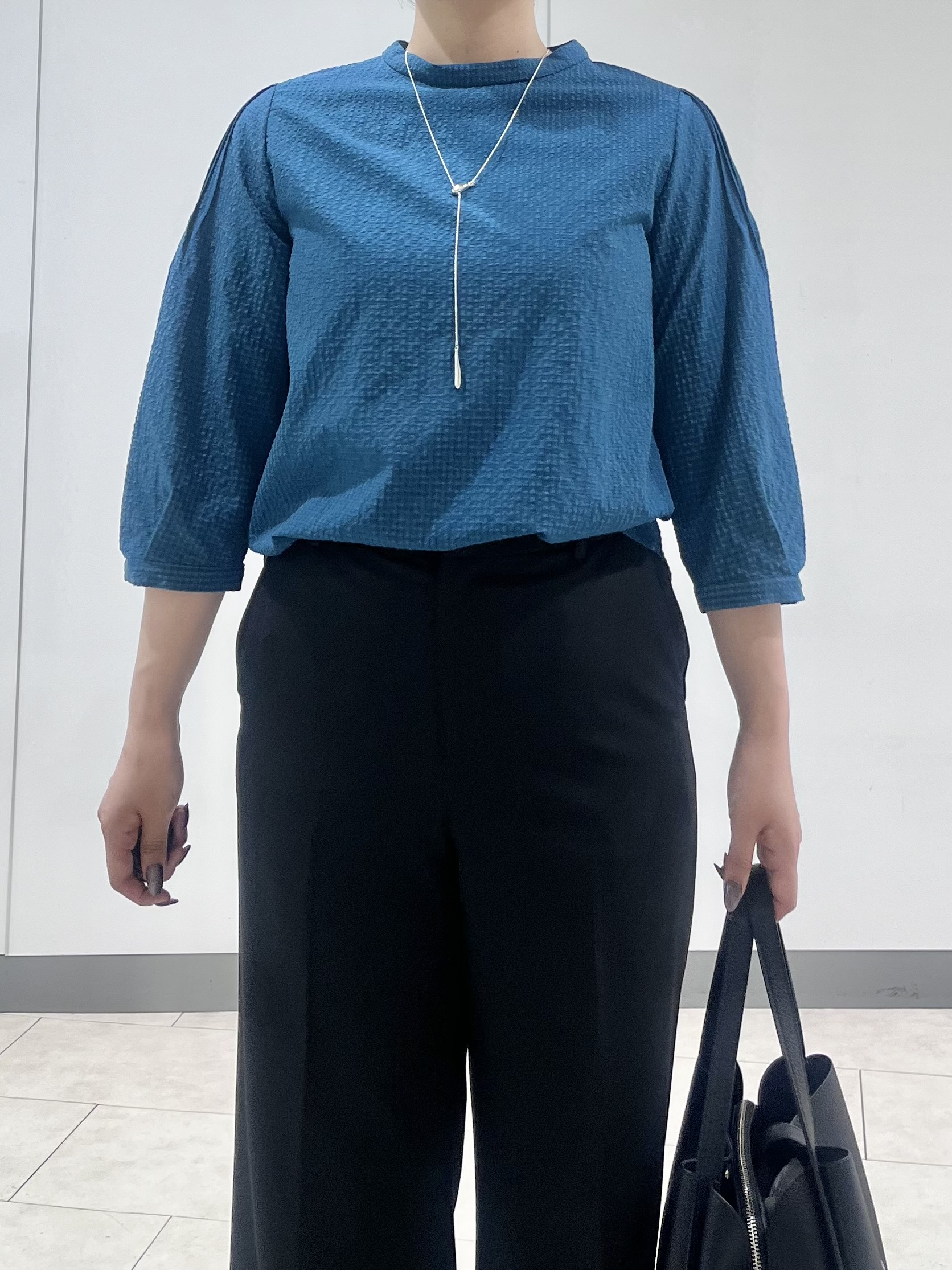 hasuさんの「INDIVI｜【初秋にピッタリ！／洗える】凹凸素材ミニスタンドトップス」を使ったコーディネート