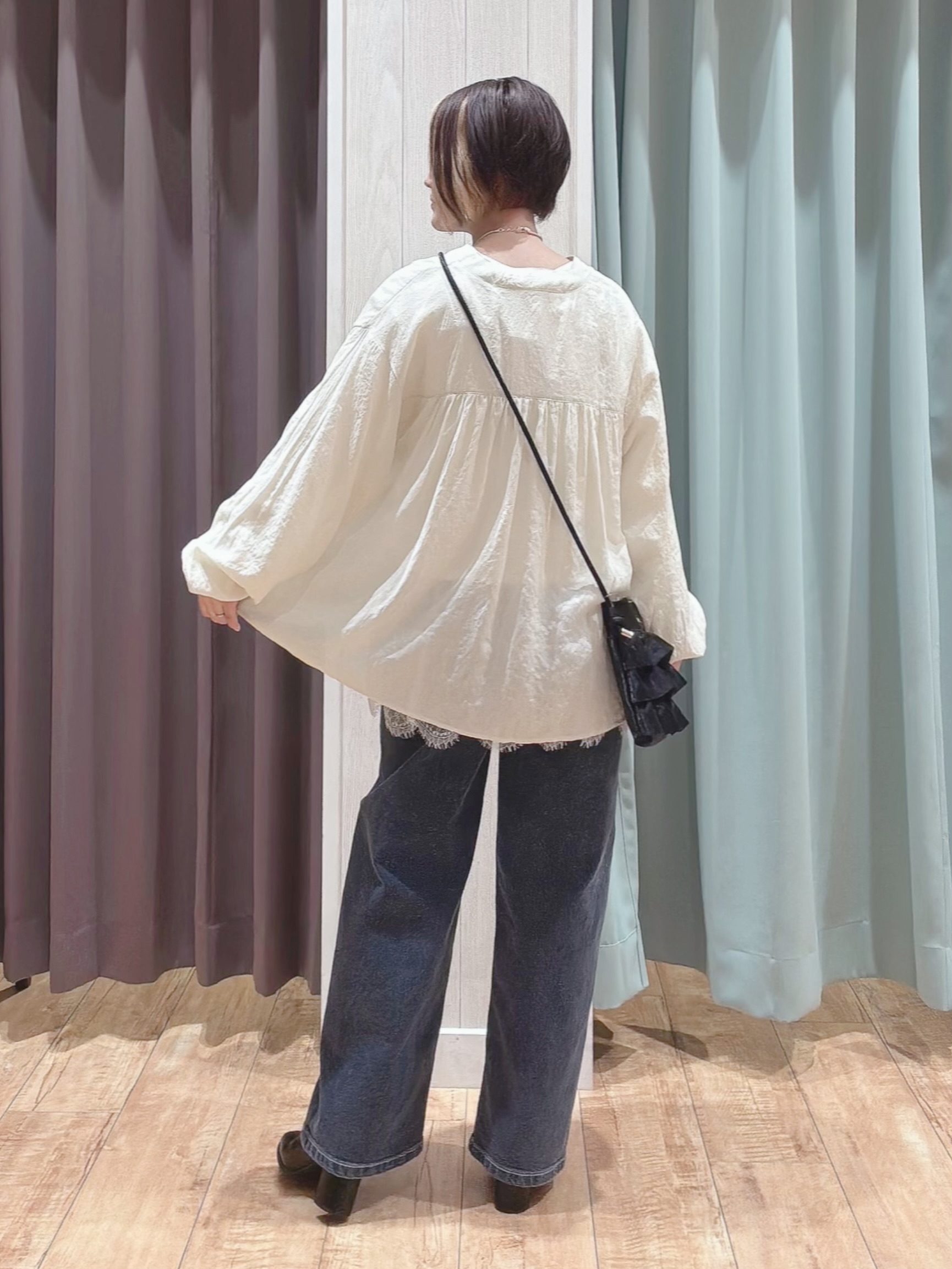 aaamiさんの「SHOO･LA･RUE｜【S-LL/洗濯機可】着痩せシルエット シャーリングシャツカーディガン」を使ったコーディネート