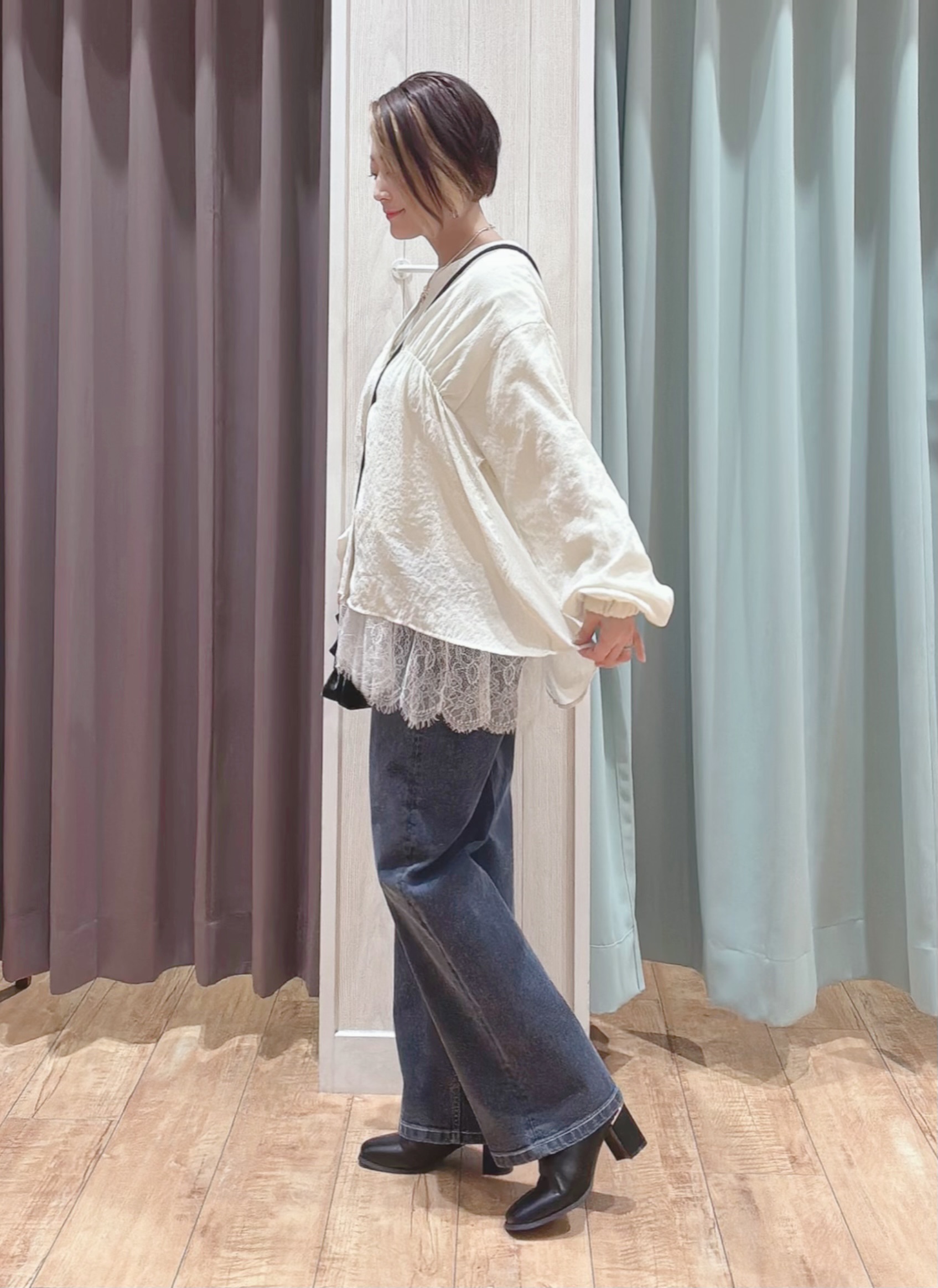 aaamiさんの「SHOO･LA･RUE｜【S-LL/洗濯機可】着痩せシルエット シャーリングシャツカーディガン」を使ったコーディネート