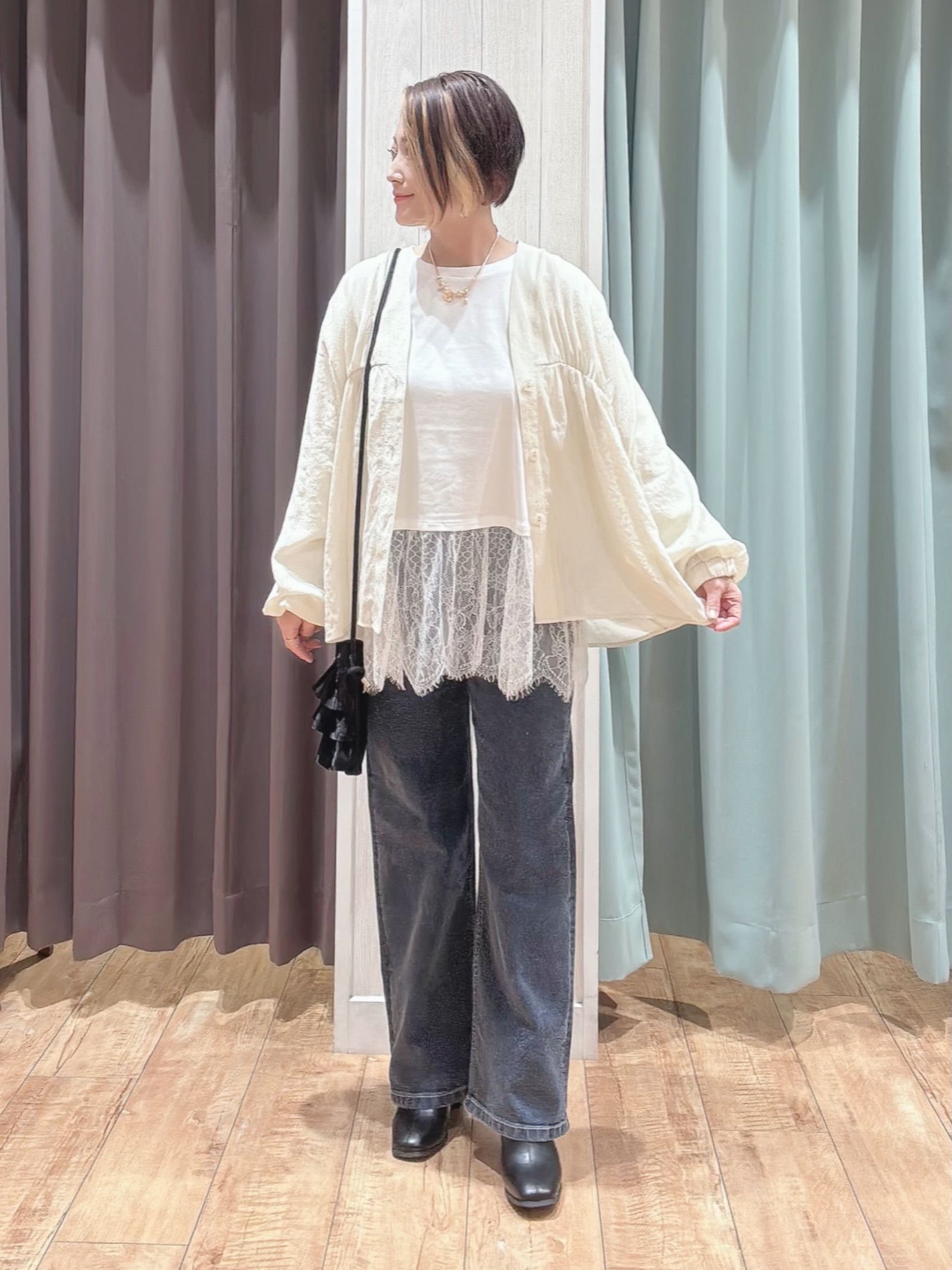 aaamiさんの「SHOO･LA･RUE｜【S-LL/洗濯機可】着痩せシルエット シャーリングシャツカーディガン」を使ったコーディネート